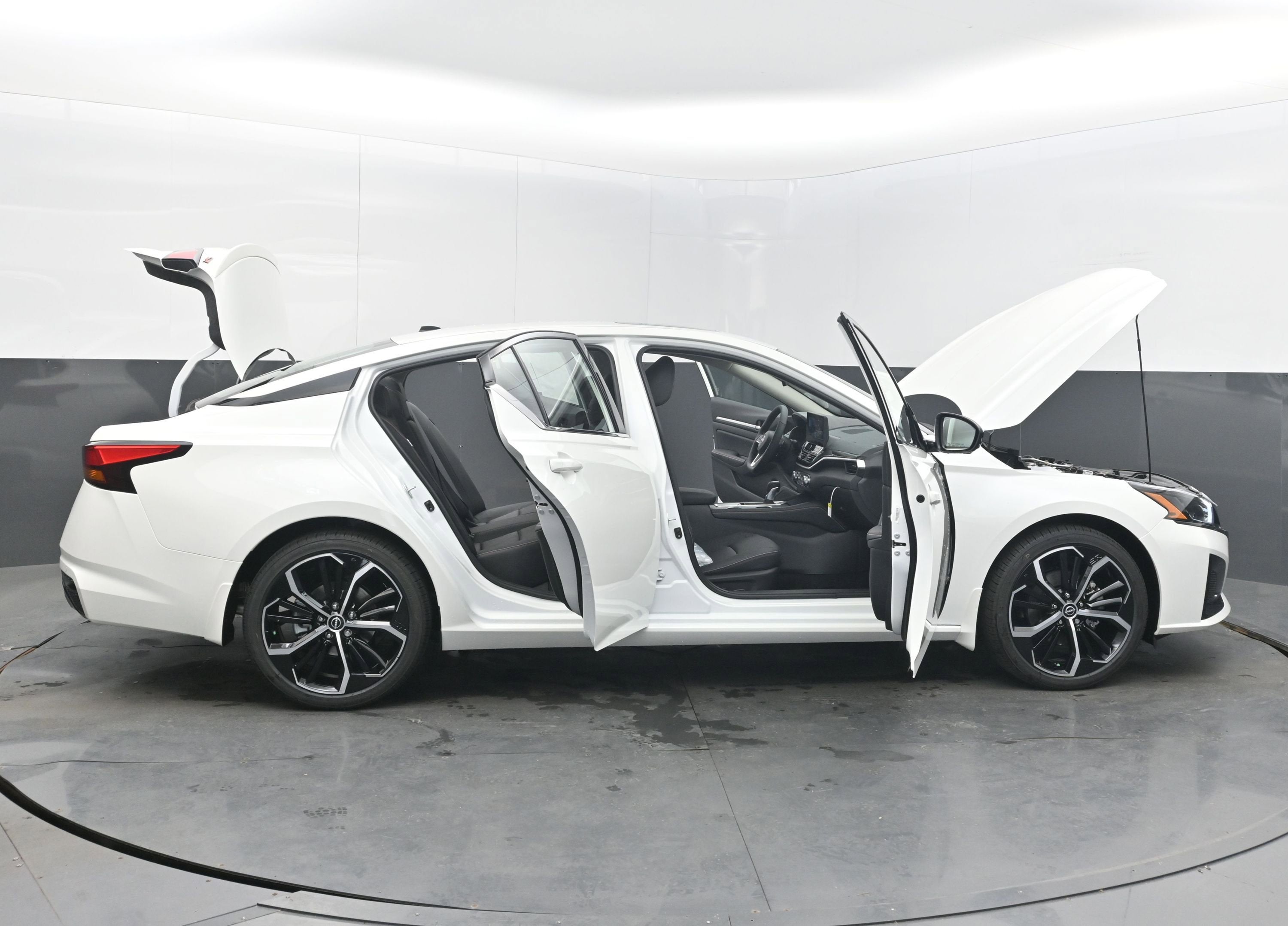 2026 Nissan ALTIMA SR