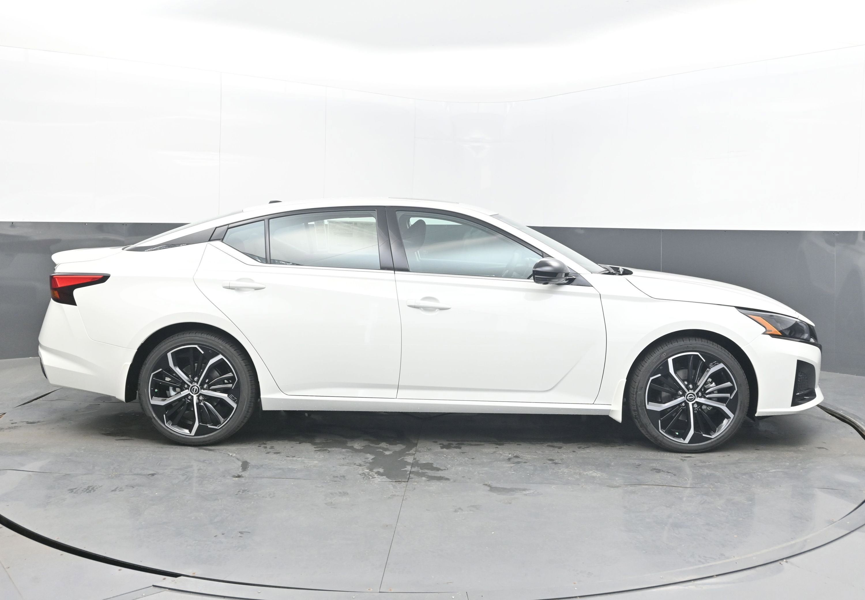 2026 Nissan ALTIMA SR