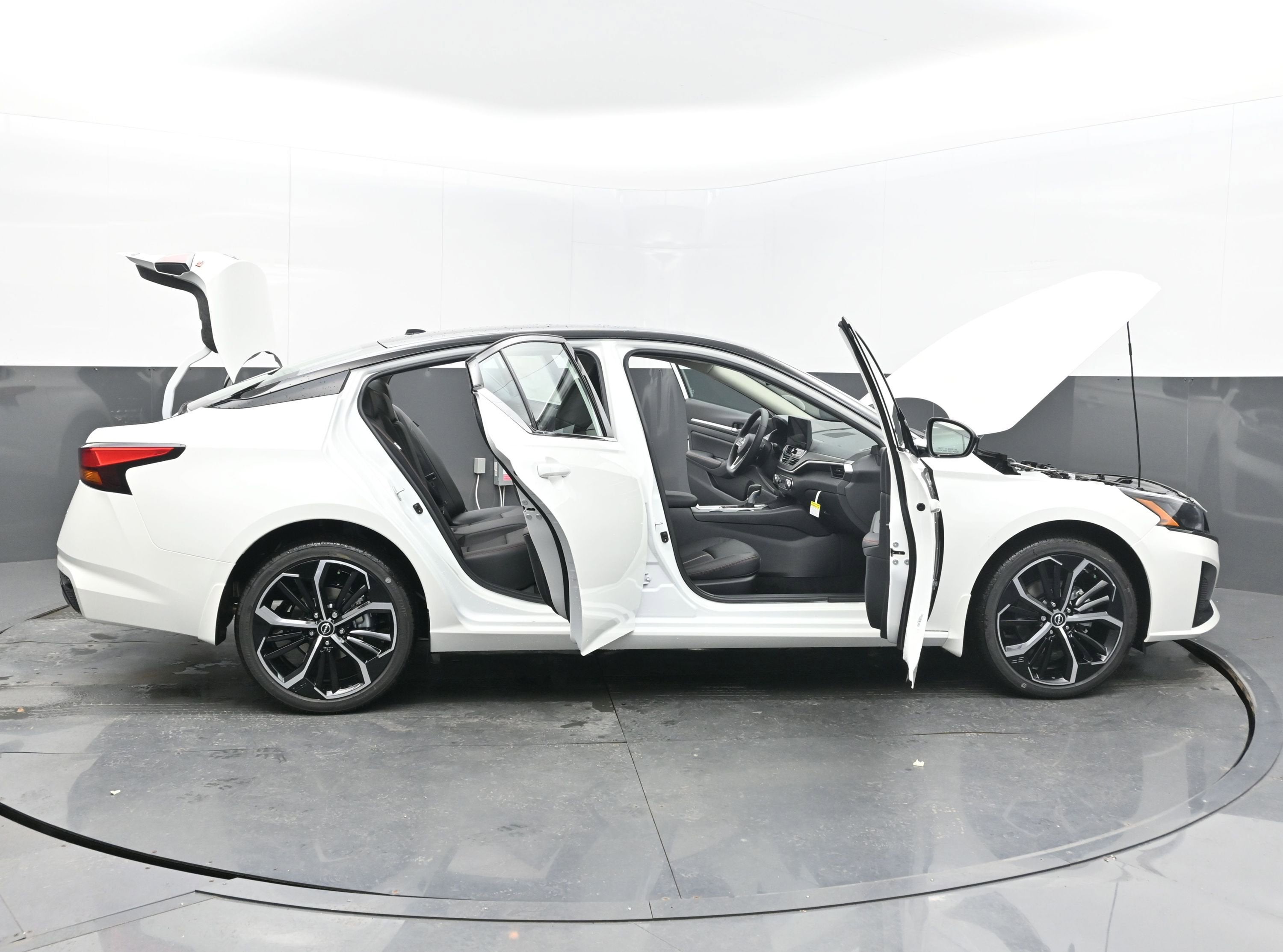 2026 Nissan ALTIMA SR