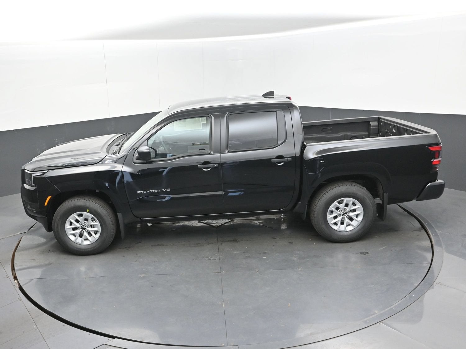 2027 Nissan FRONTIER S