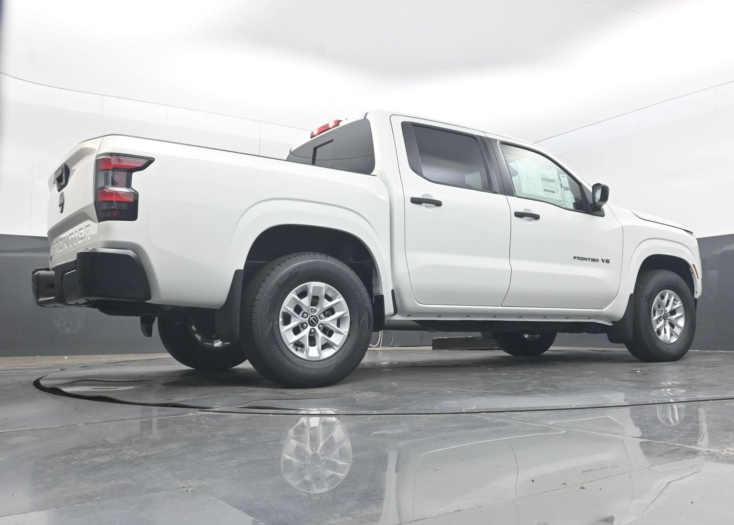 2027 Nissan FRONTIER S