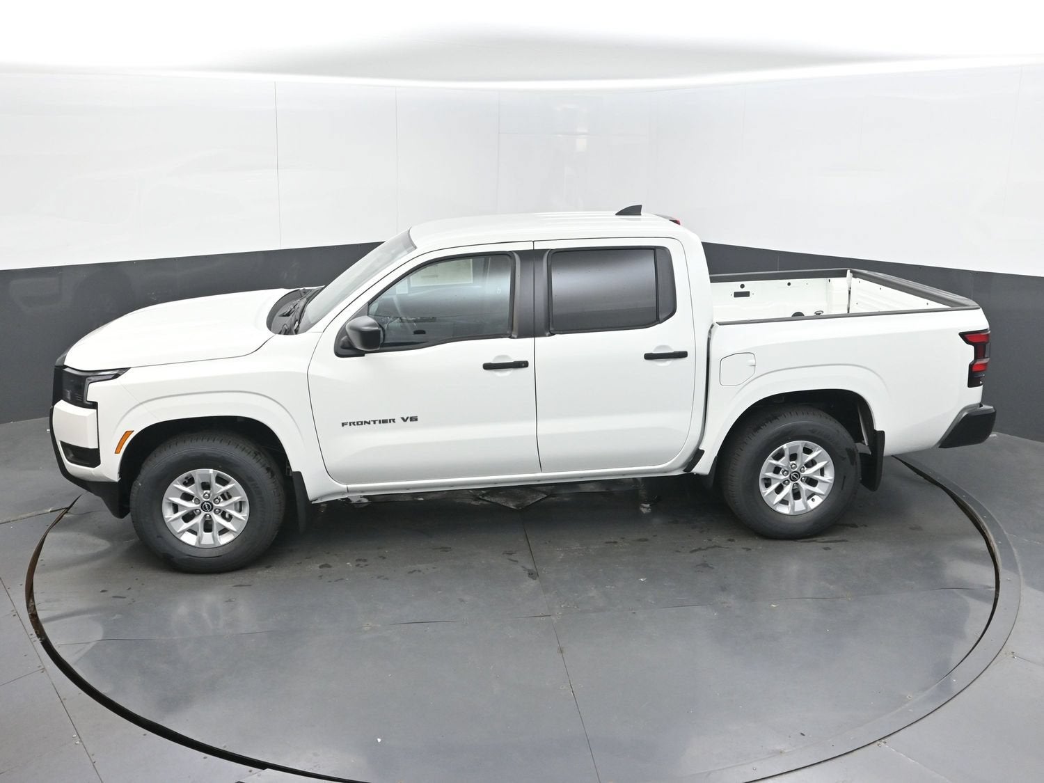 2027 Nissan FRONTIER S