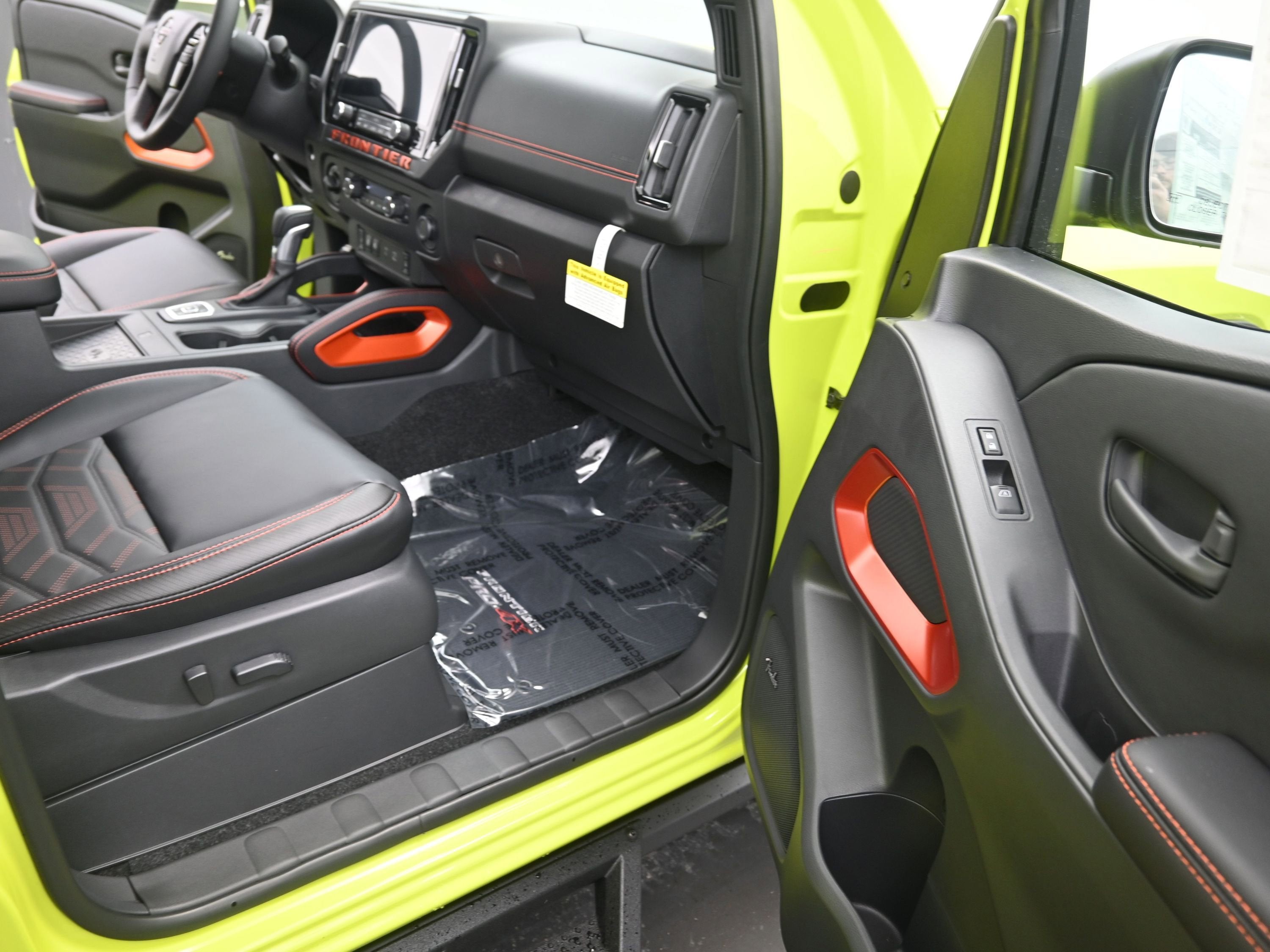 2026 Nissan FRONTIER PRO-4X w/R Package