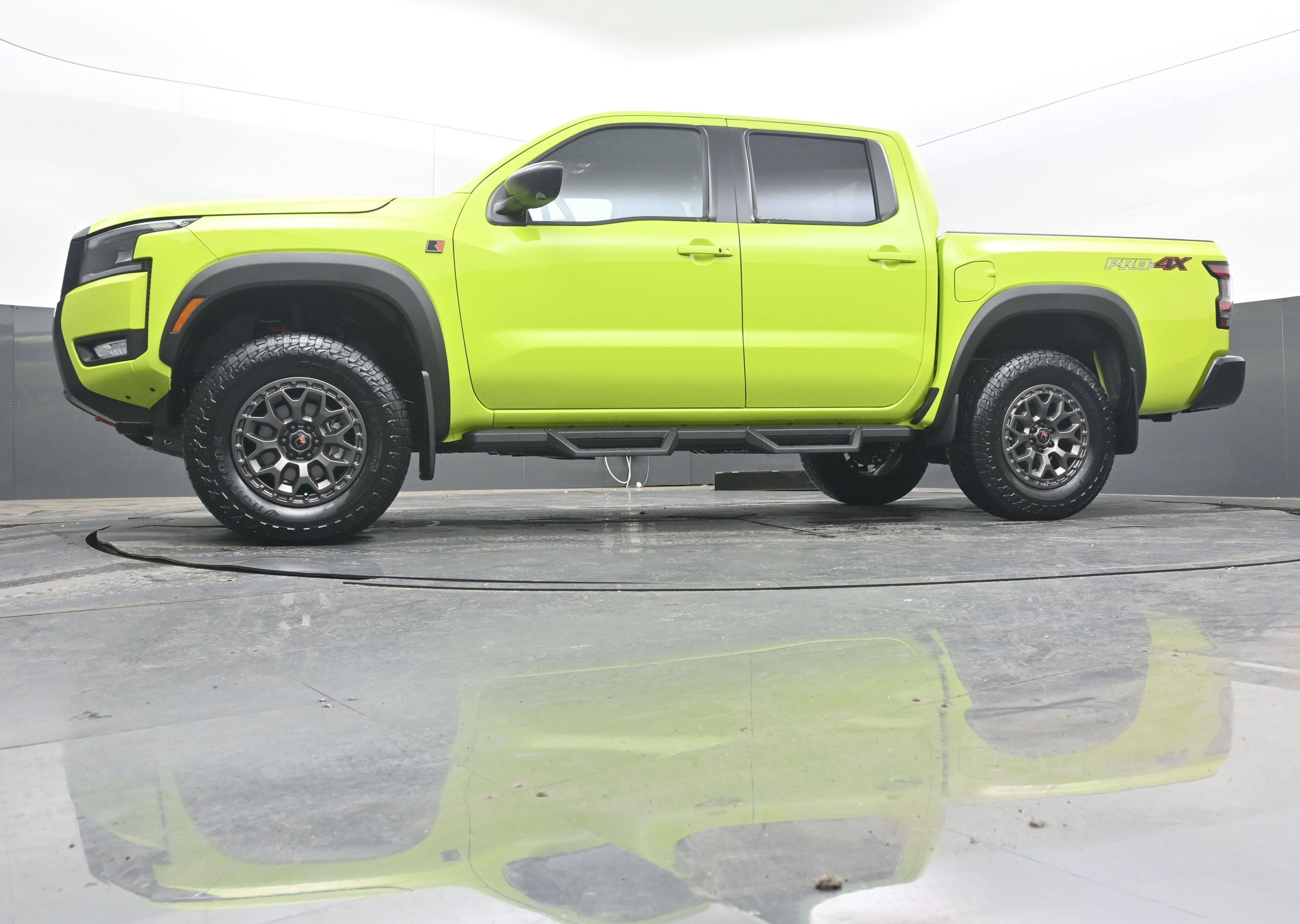 2026 Nissan FRONTIER PRO-4X w/R Package