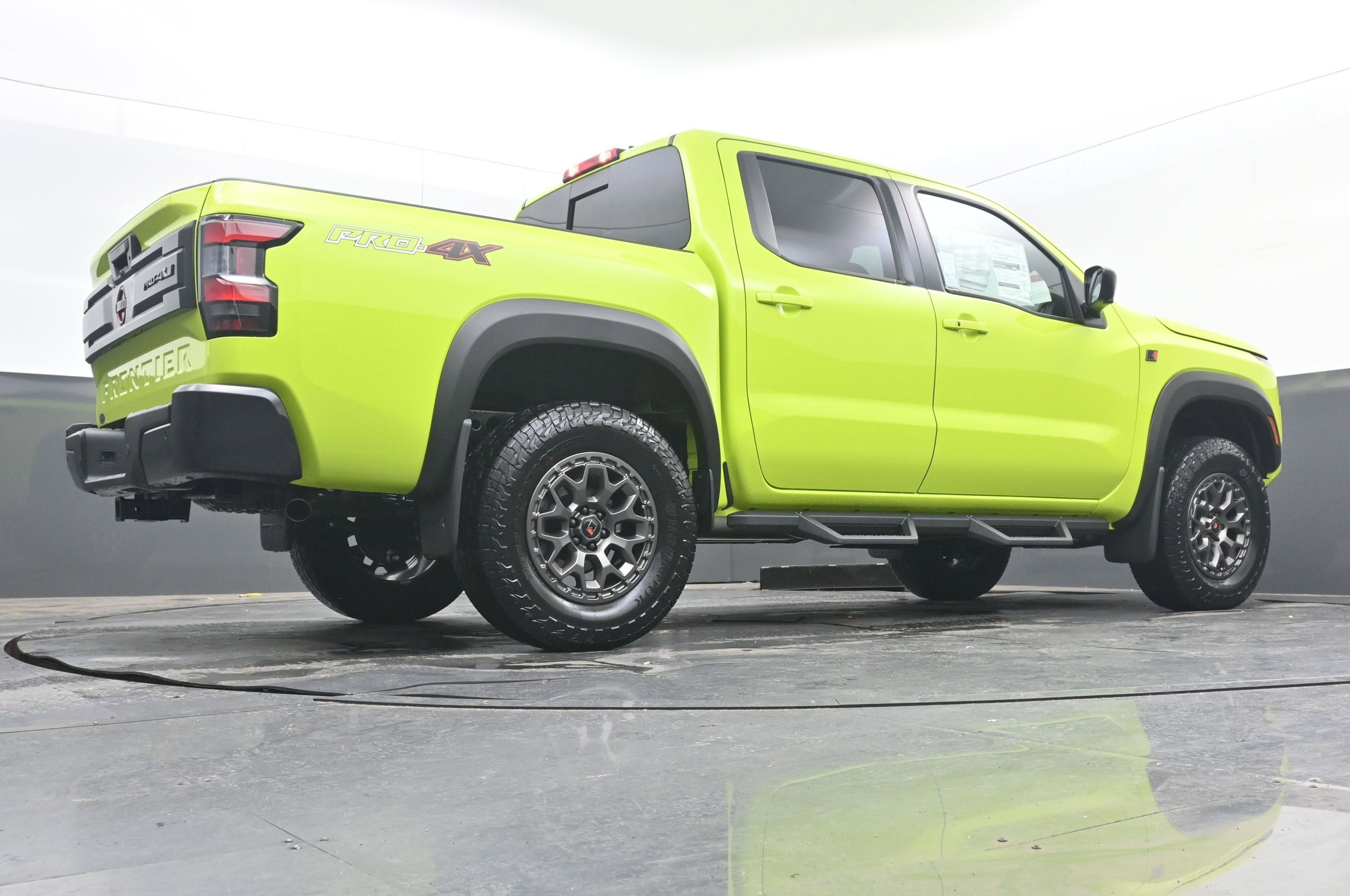 2026 Nissan FRONTIER PRO-4X w/R Package