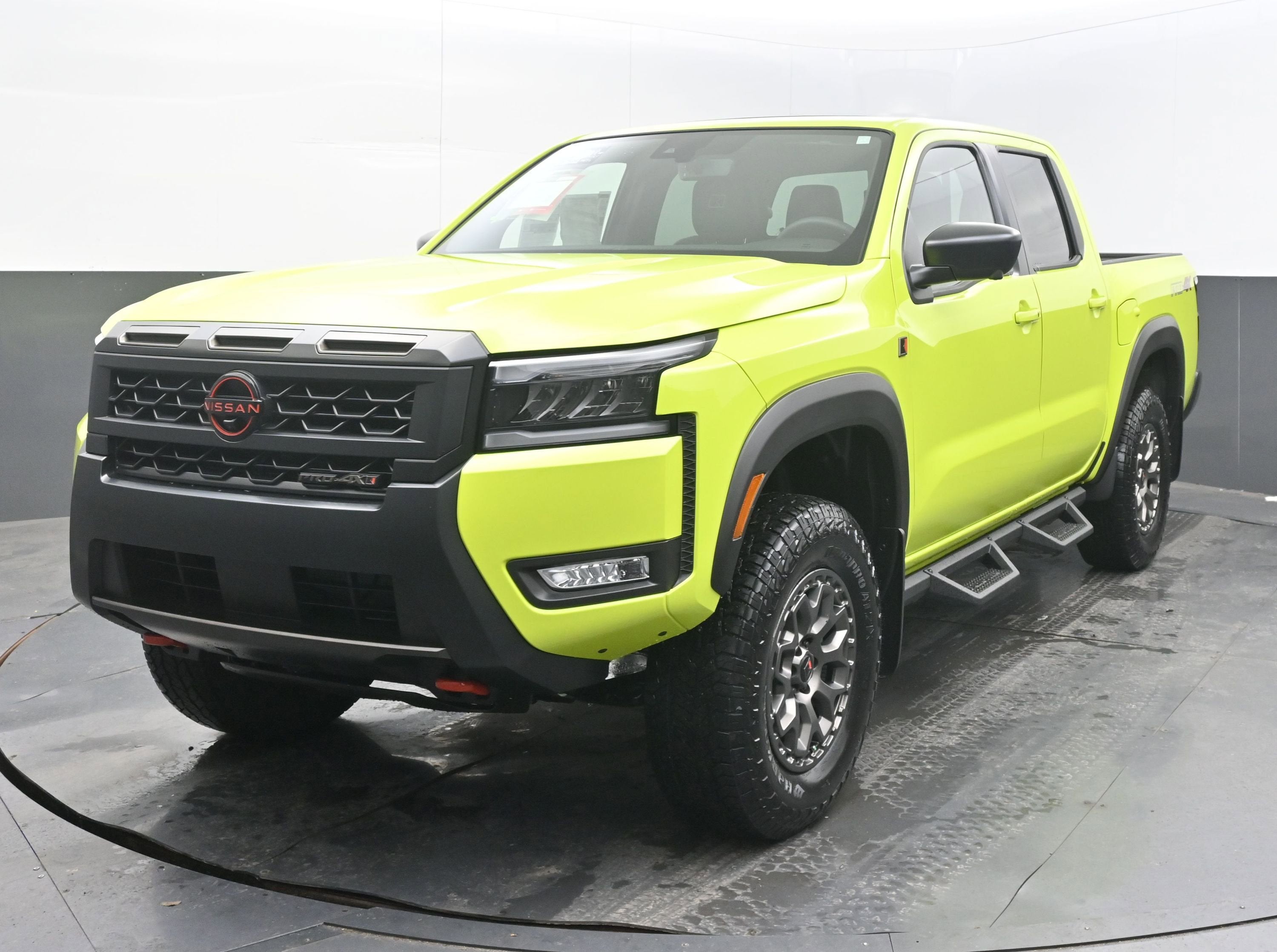 2026 Nissan FRONTIER PRO-4X w/R Package