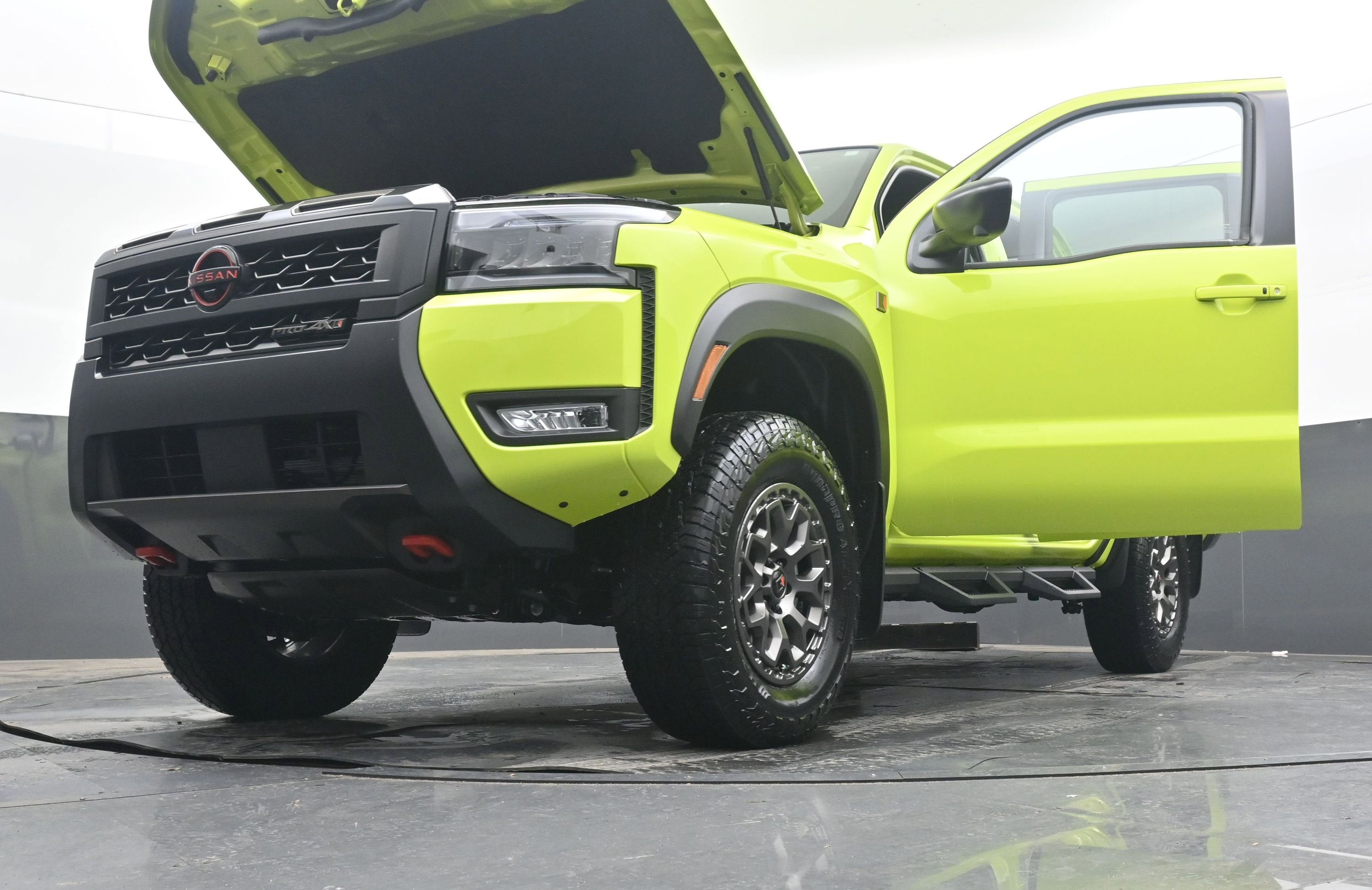 2026 Nissan FRONTIER PRO-4X w/R Package