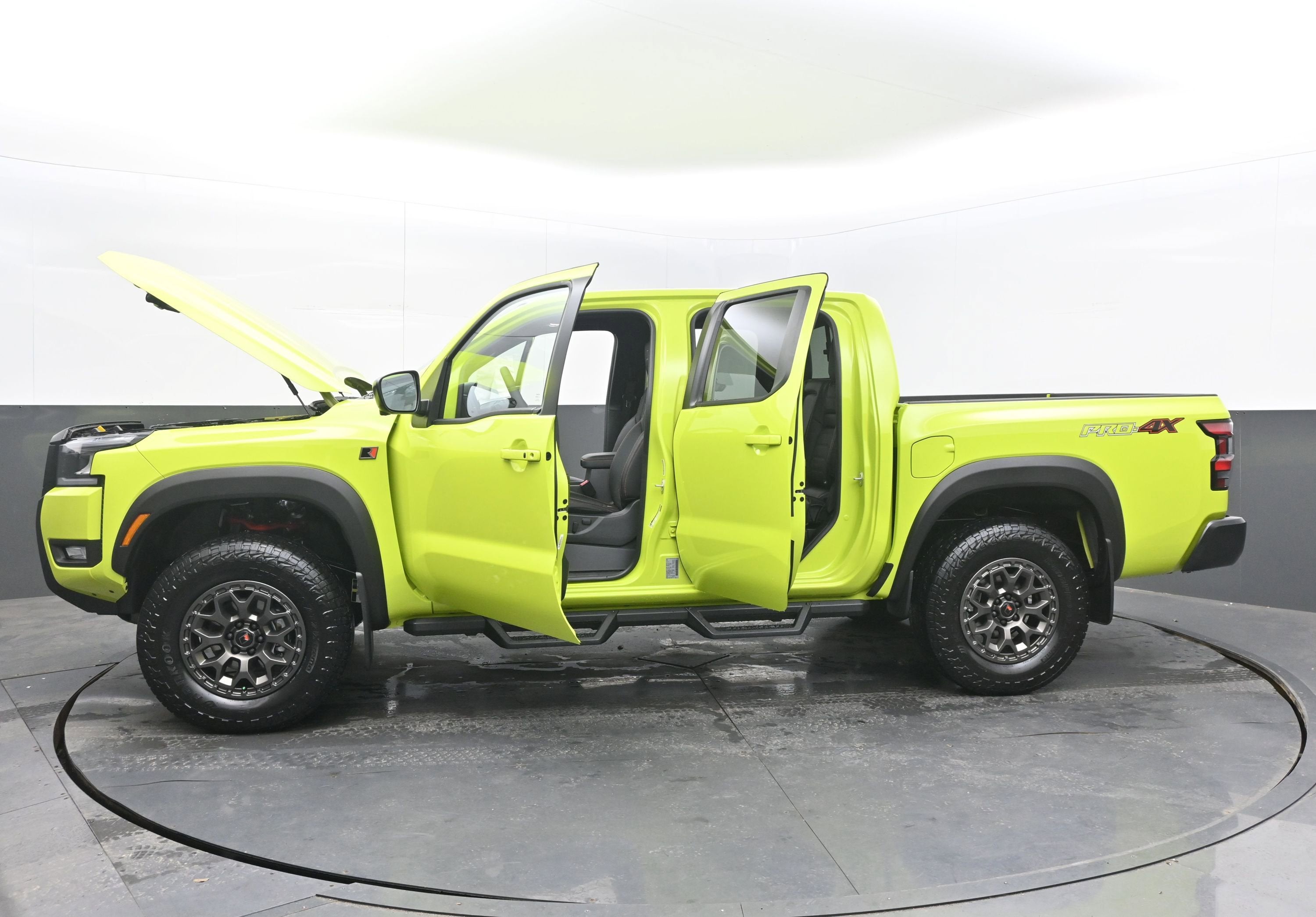 2026 Nissan FRONTIER PRO-4X w/R Package