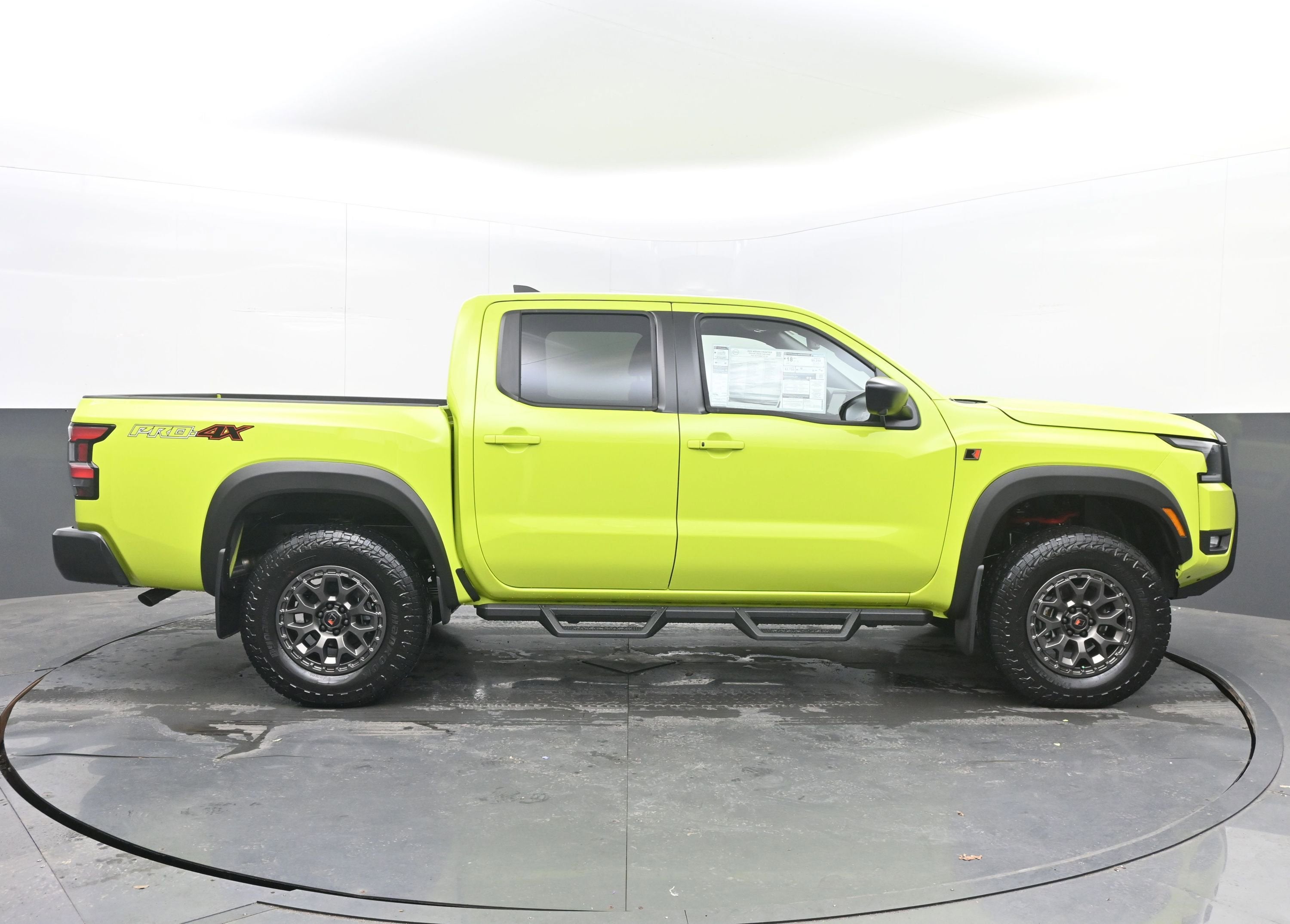 2026 Nissan FRONTIER PRO-4X w/R Package