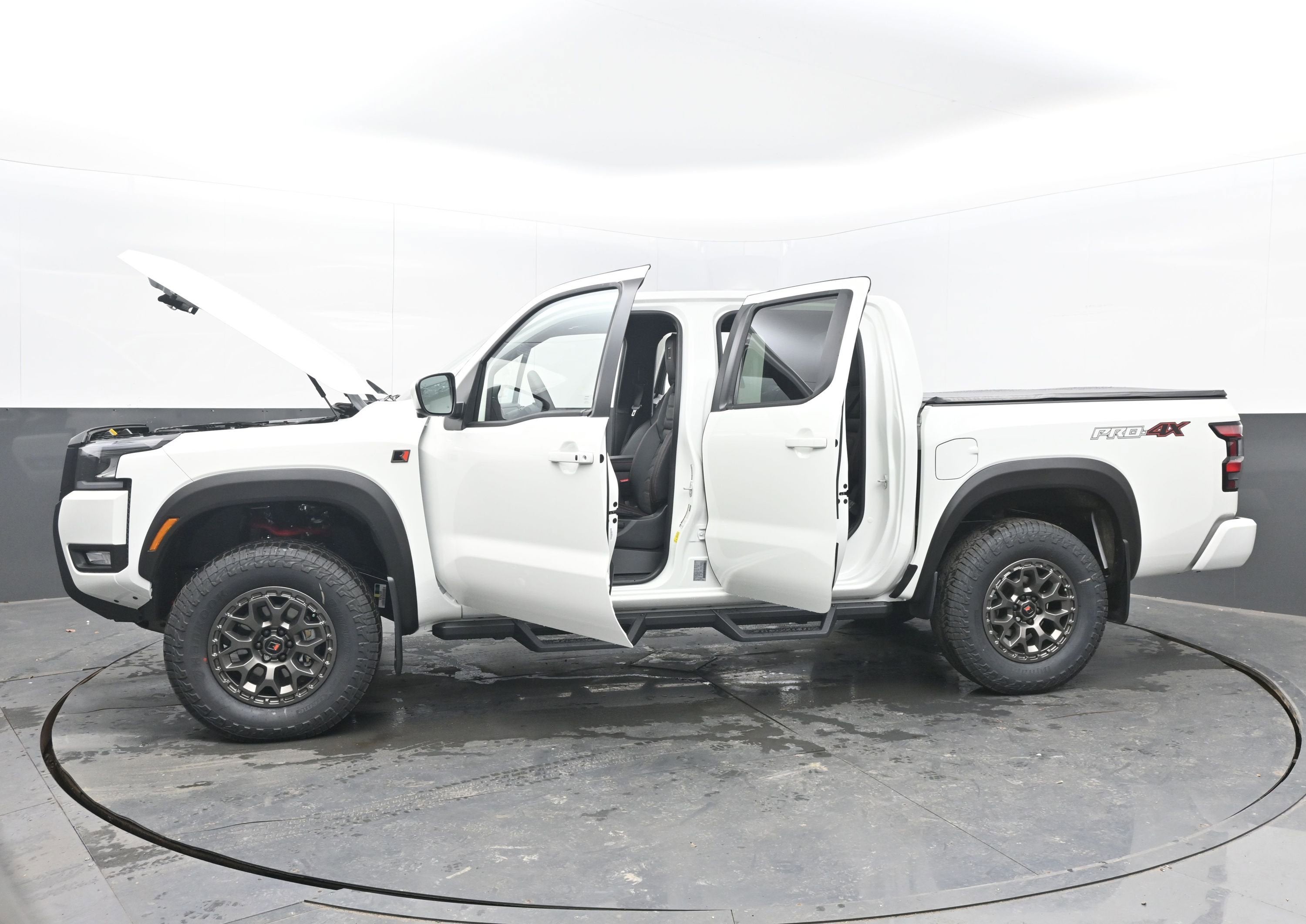2026 Nissan FRONTIER PRO-4X w/R Package