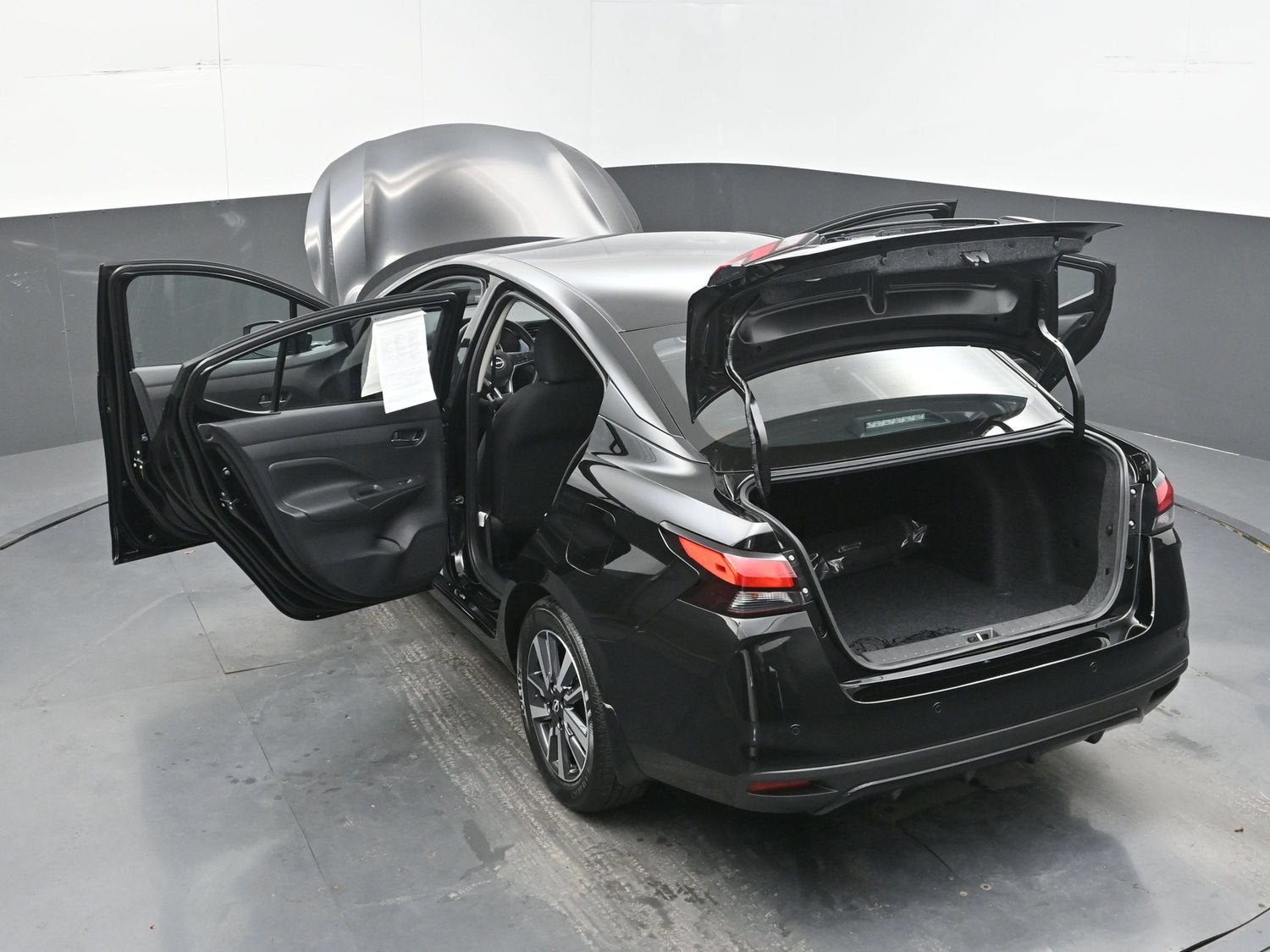 2025 Nissan Versa SV