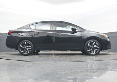2025 Nissan Versa SR