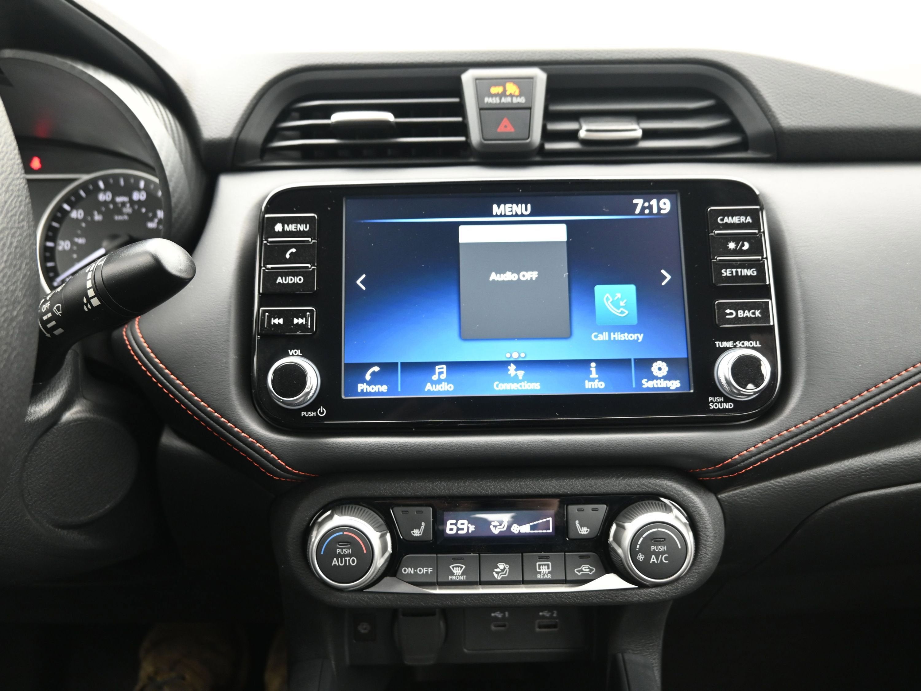 2025 Nissan VERSA SR