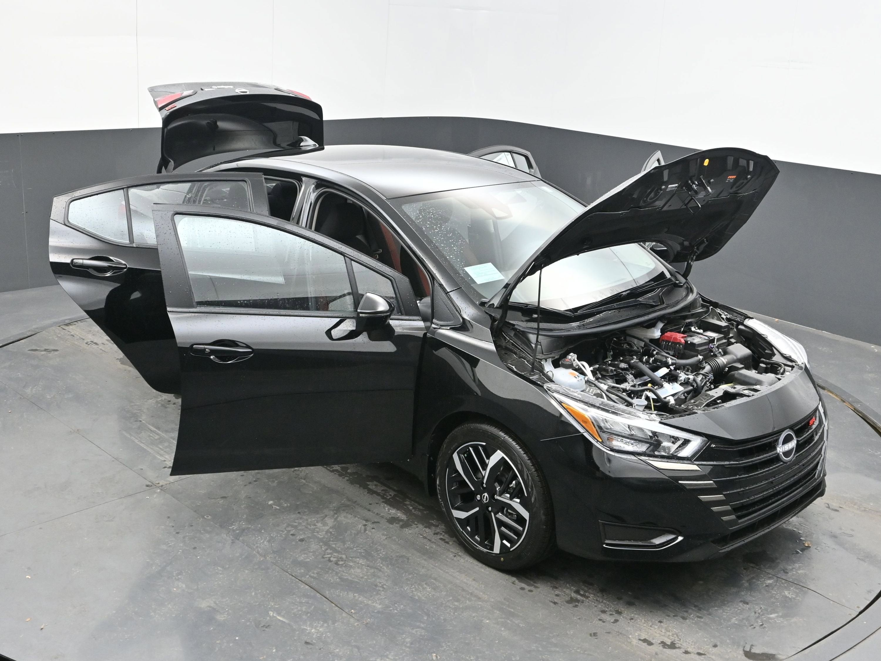 2025 Nissan VERSA SR