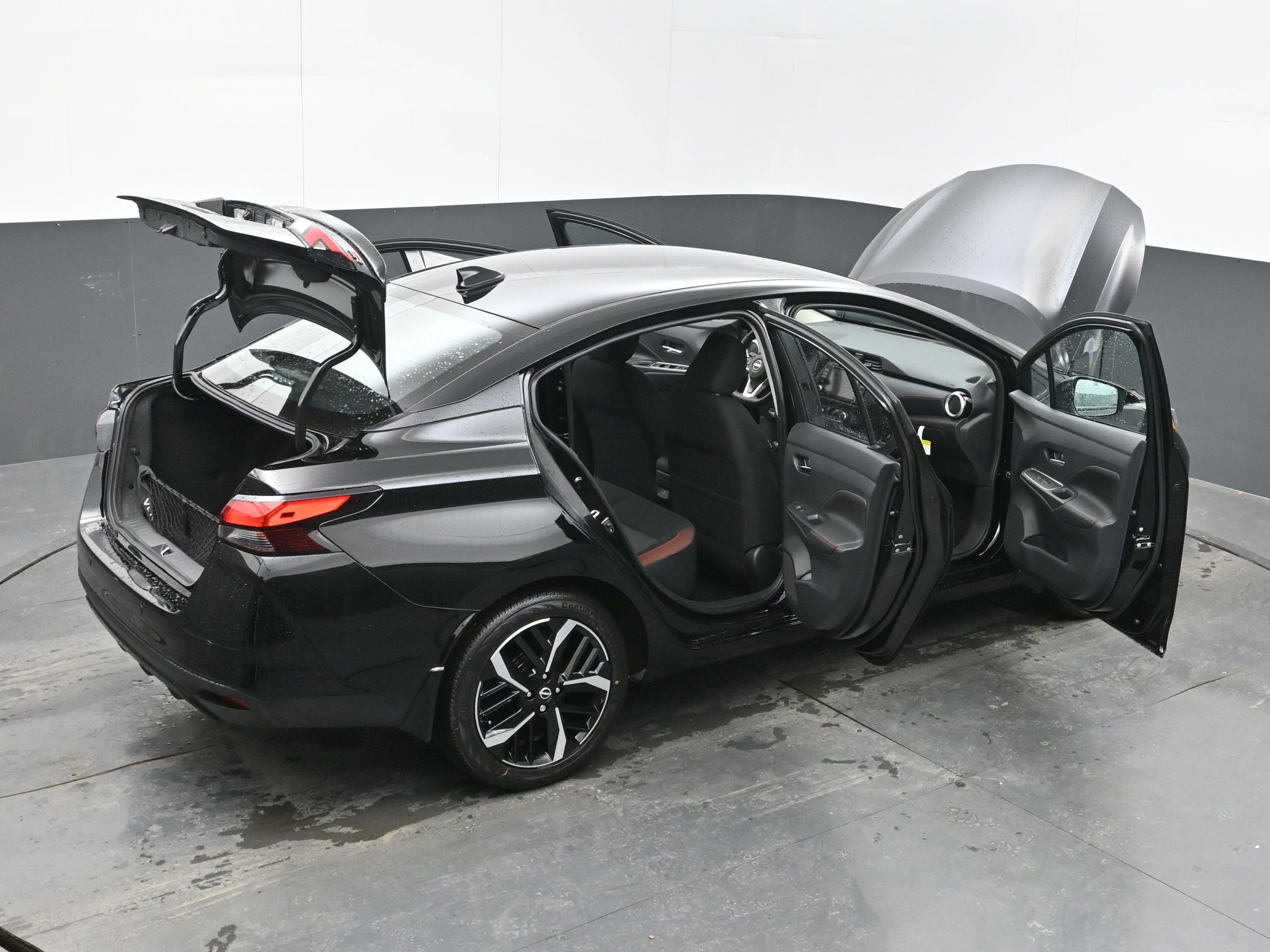 2025 Nissan VERSA SR