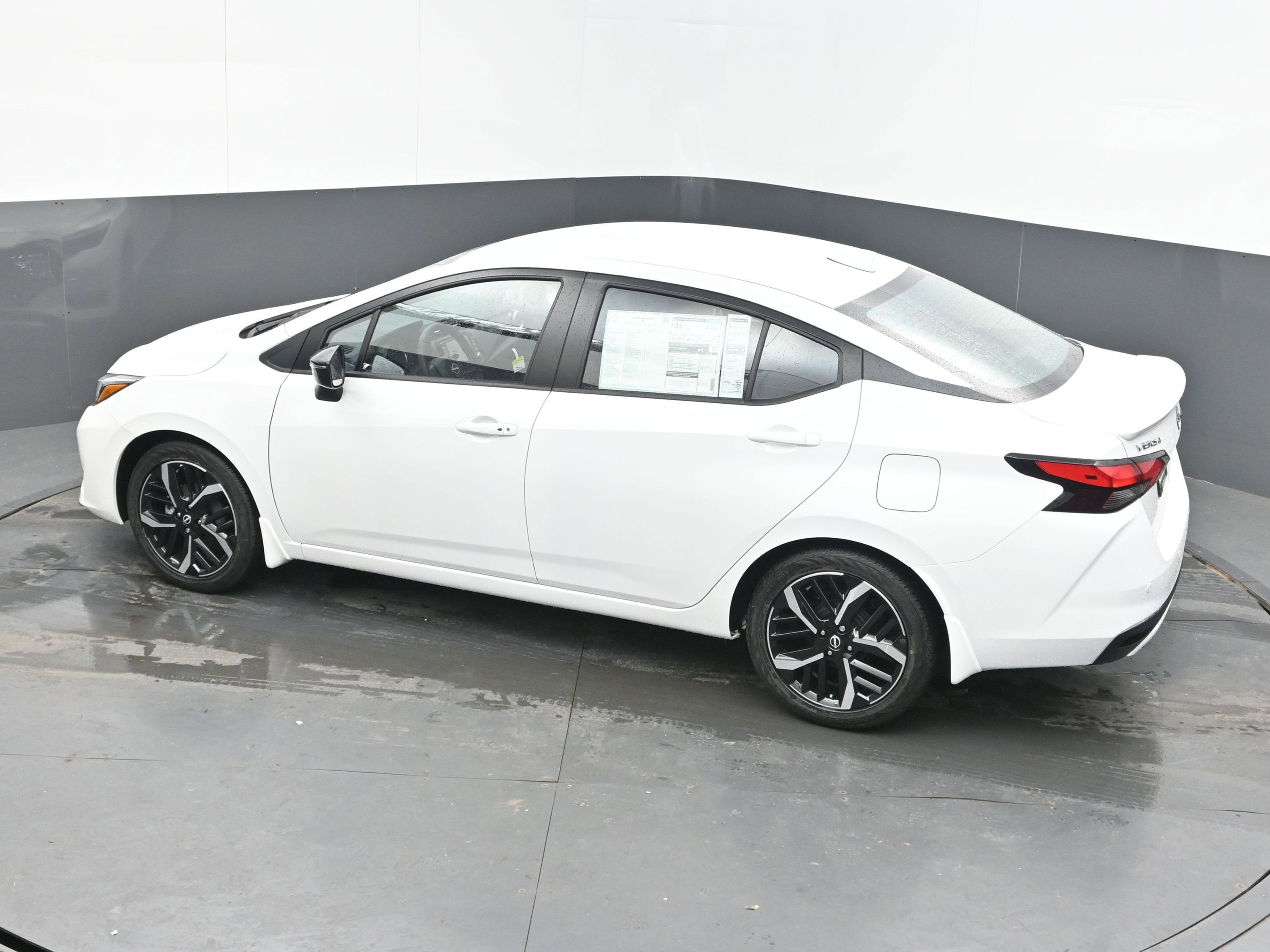 2025 Nissan VERSA SR