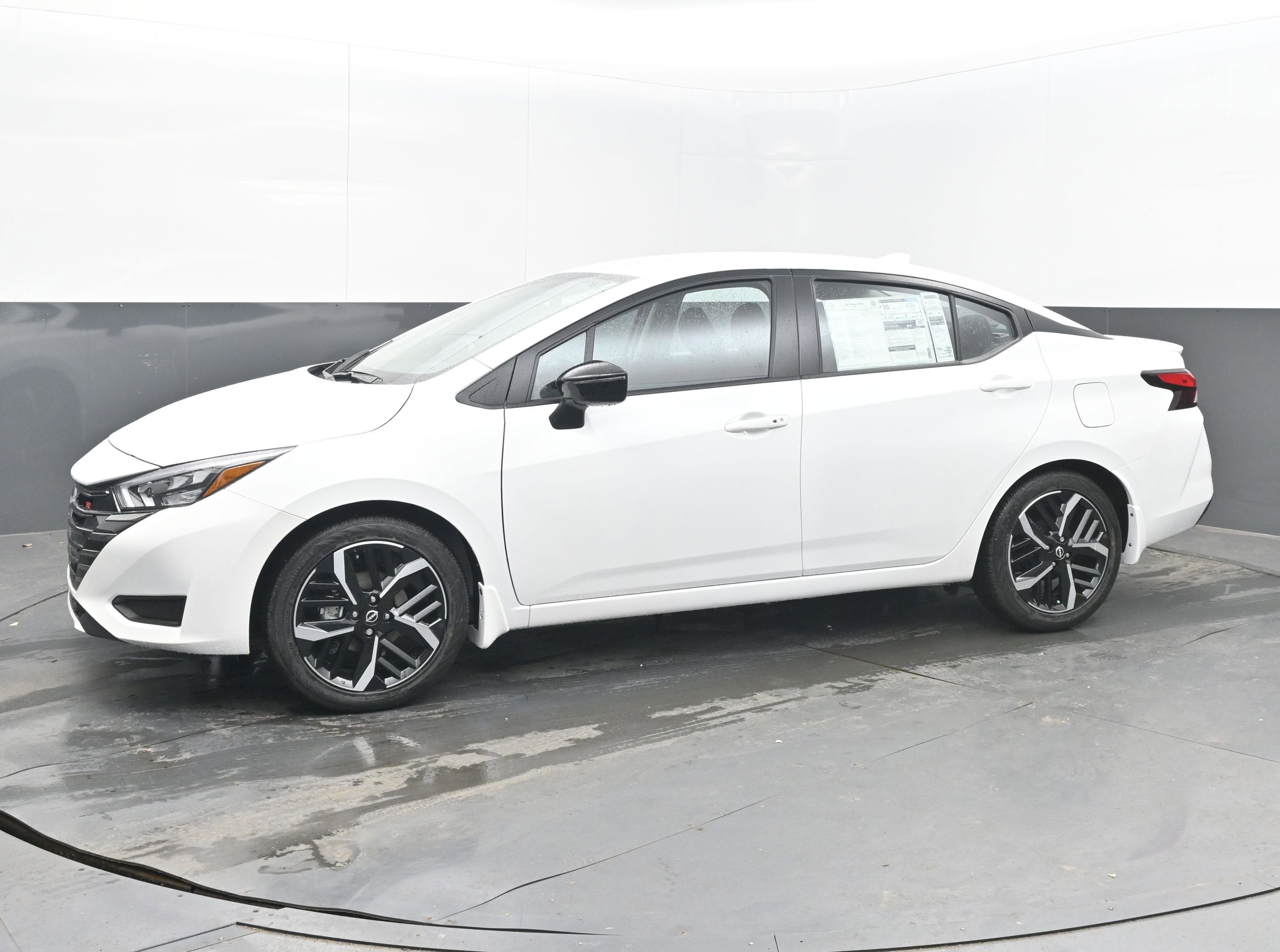 2025 Nissan VERSA SR