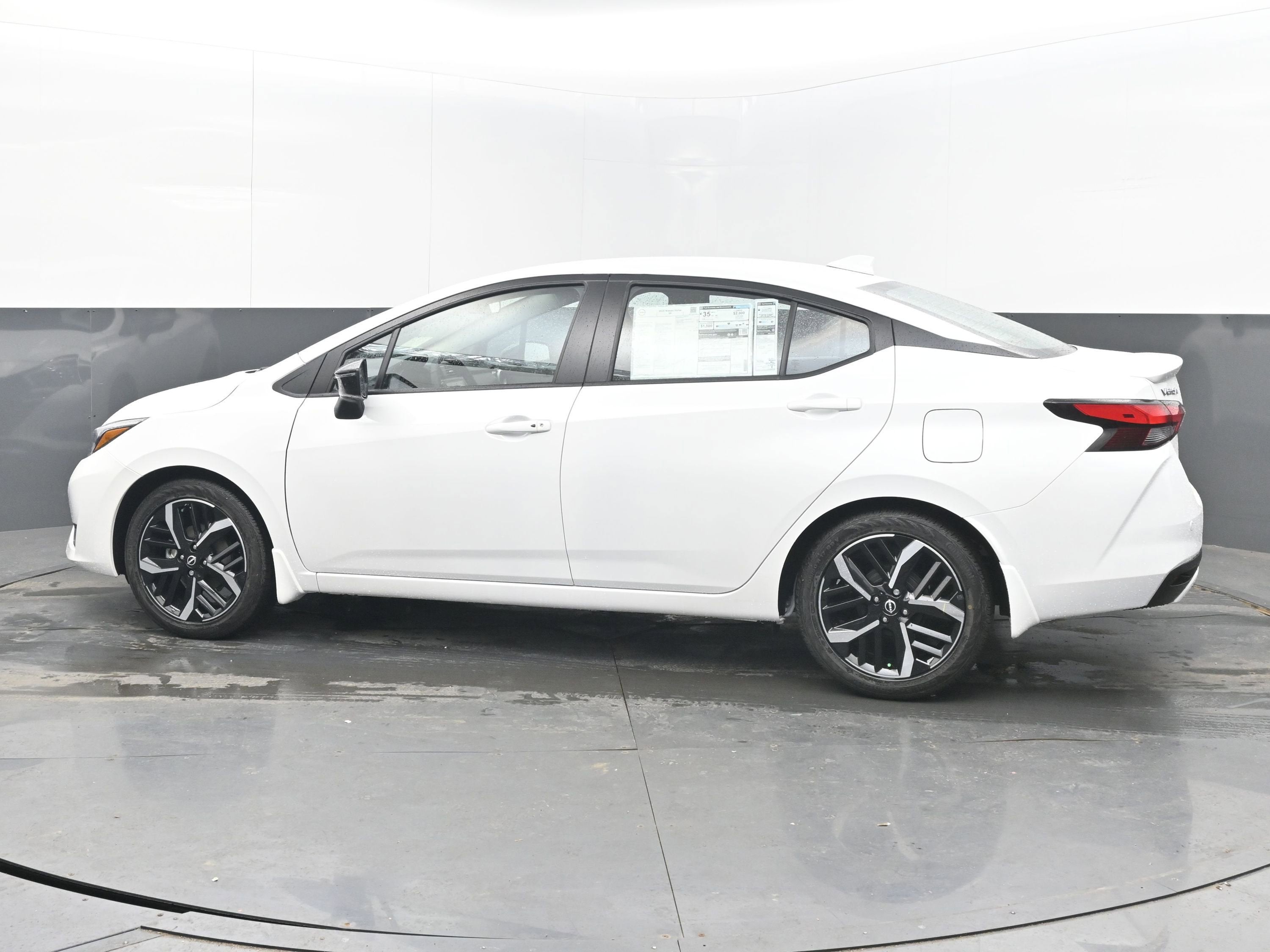 2025 Nissan VERSA SR