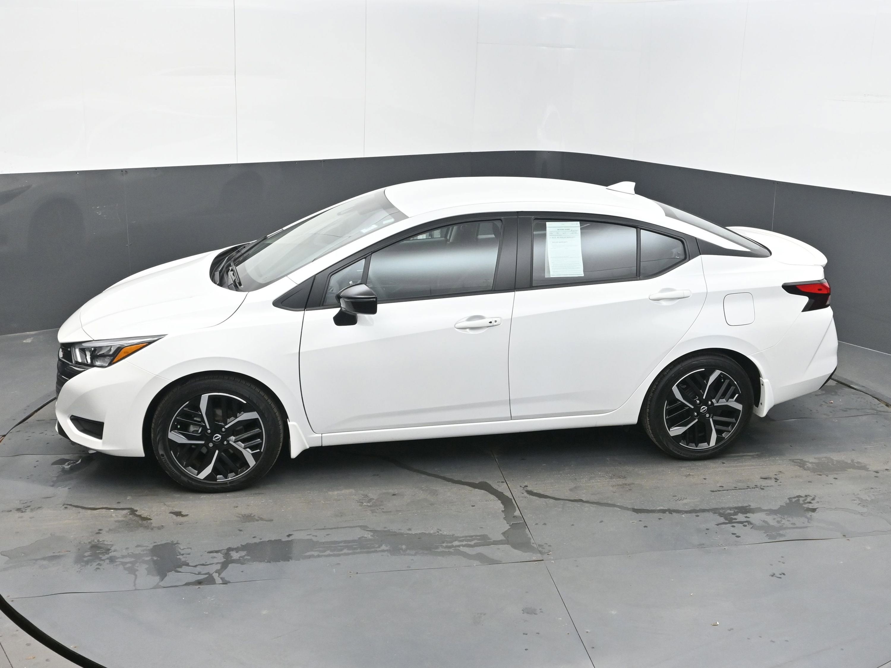 2025 Nissan Versa SR