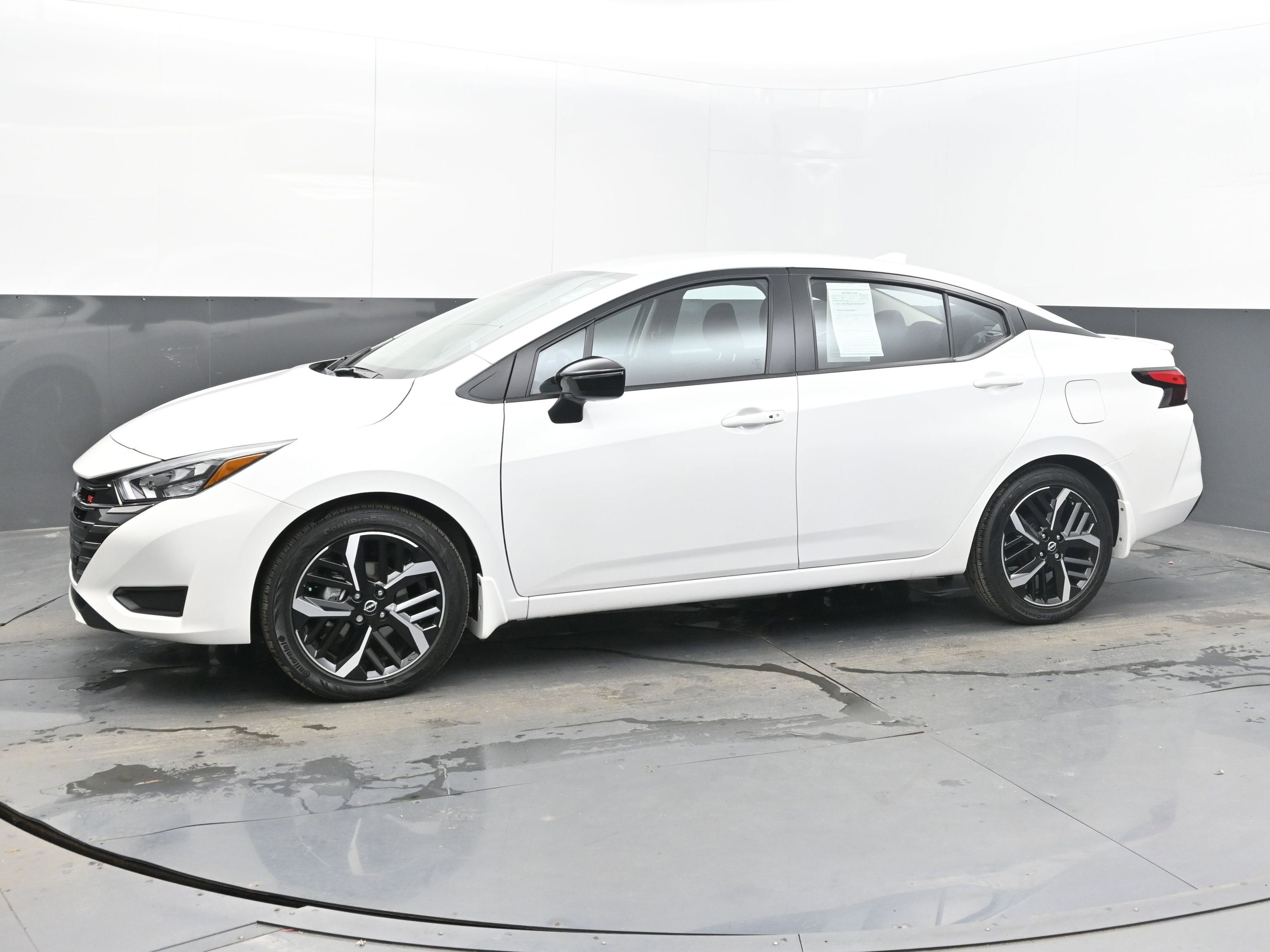 2025 Nissan Versa SR