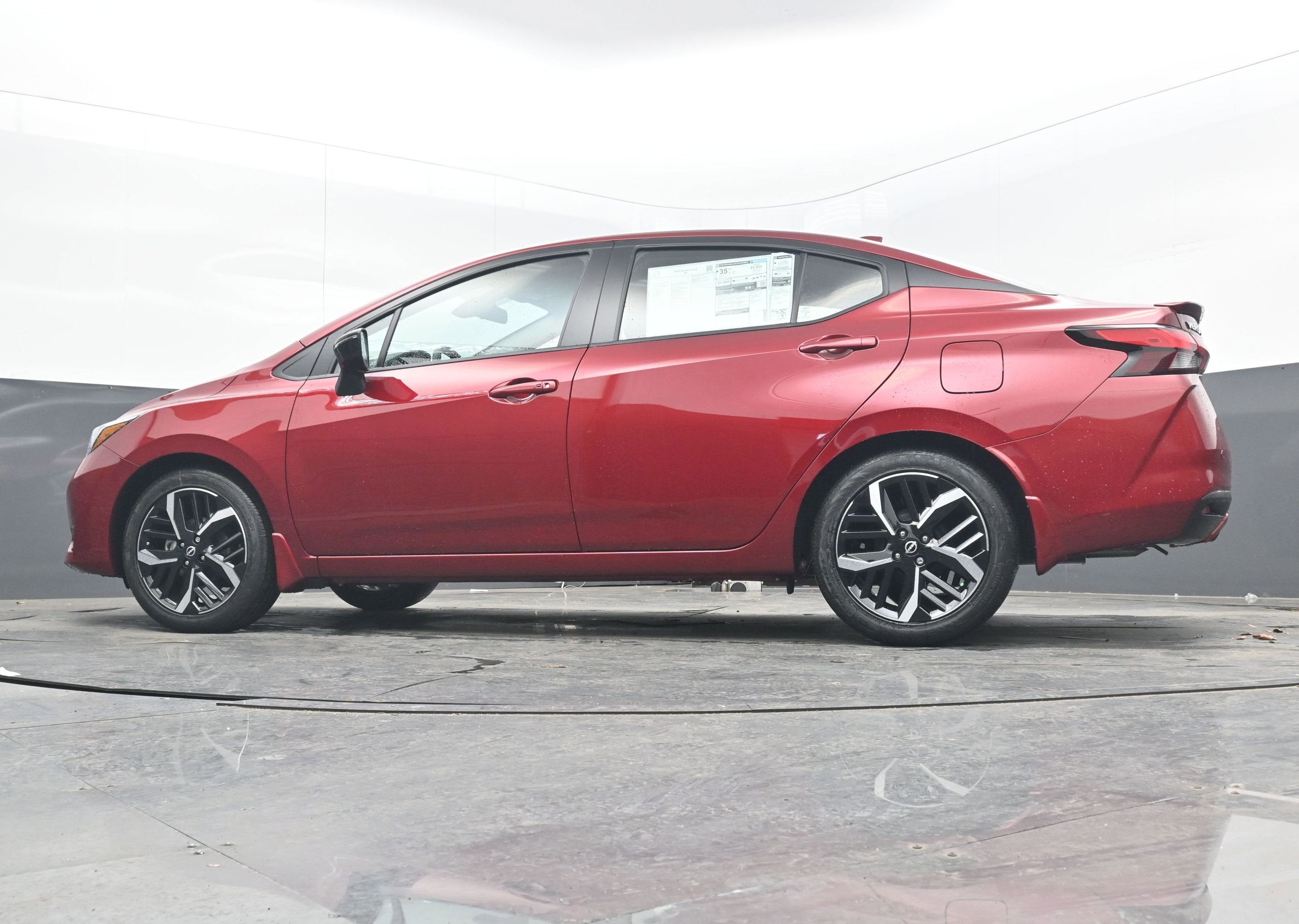 2025 Nissan VERSA SR