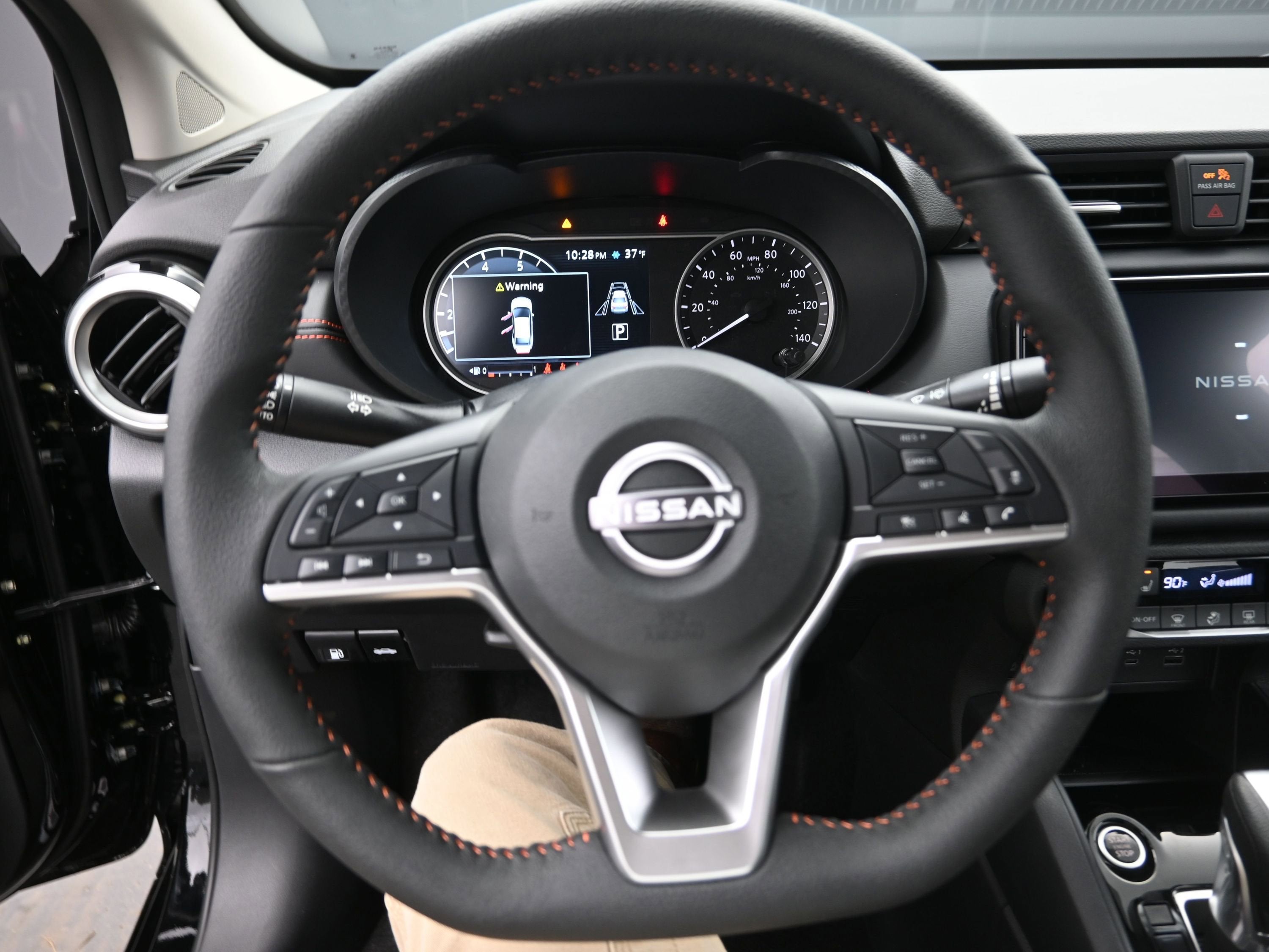 2025 Nissan VERSA SR