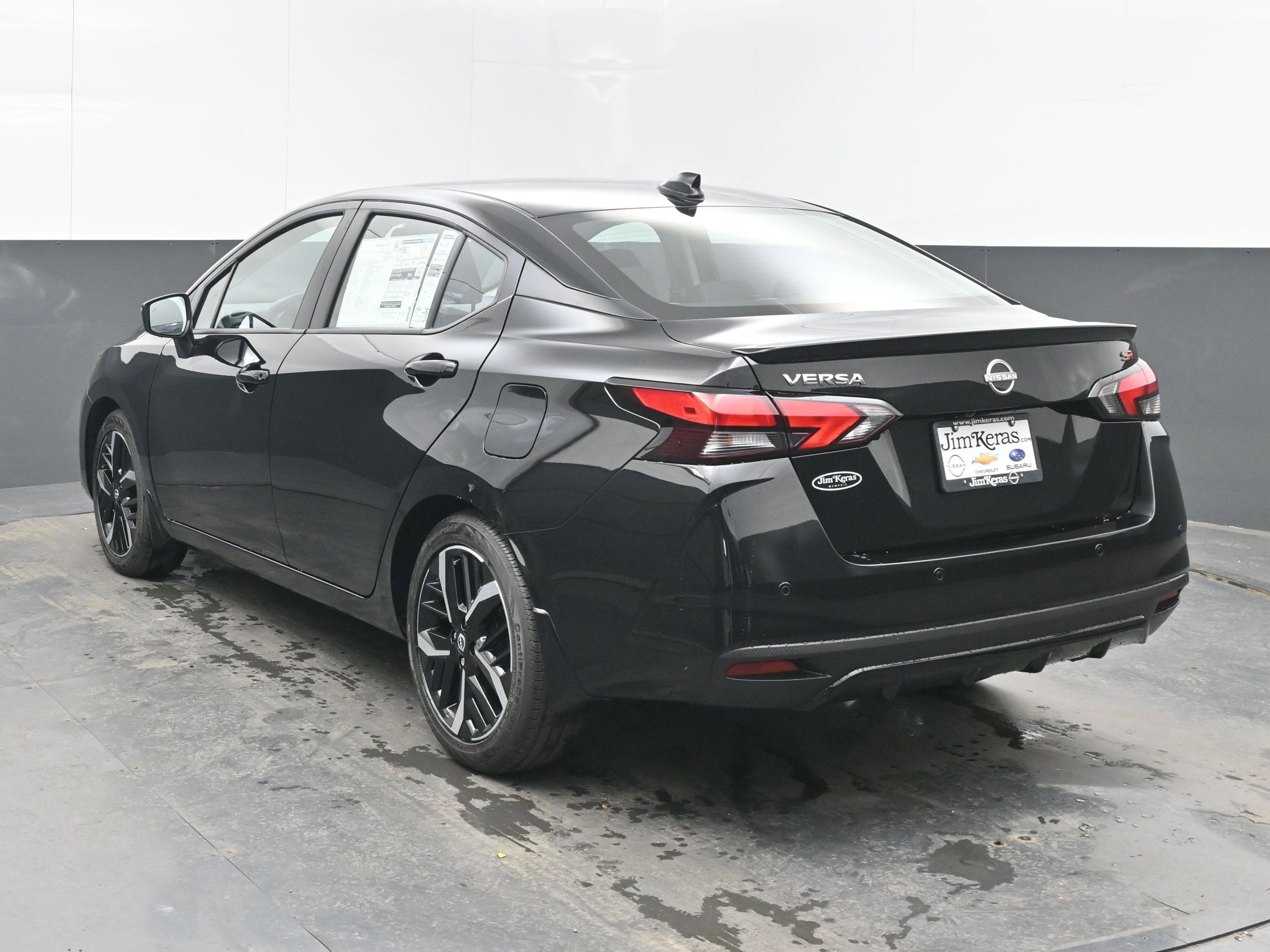 2025 Nissan VERSA SR