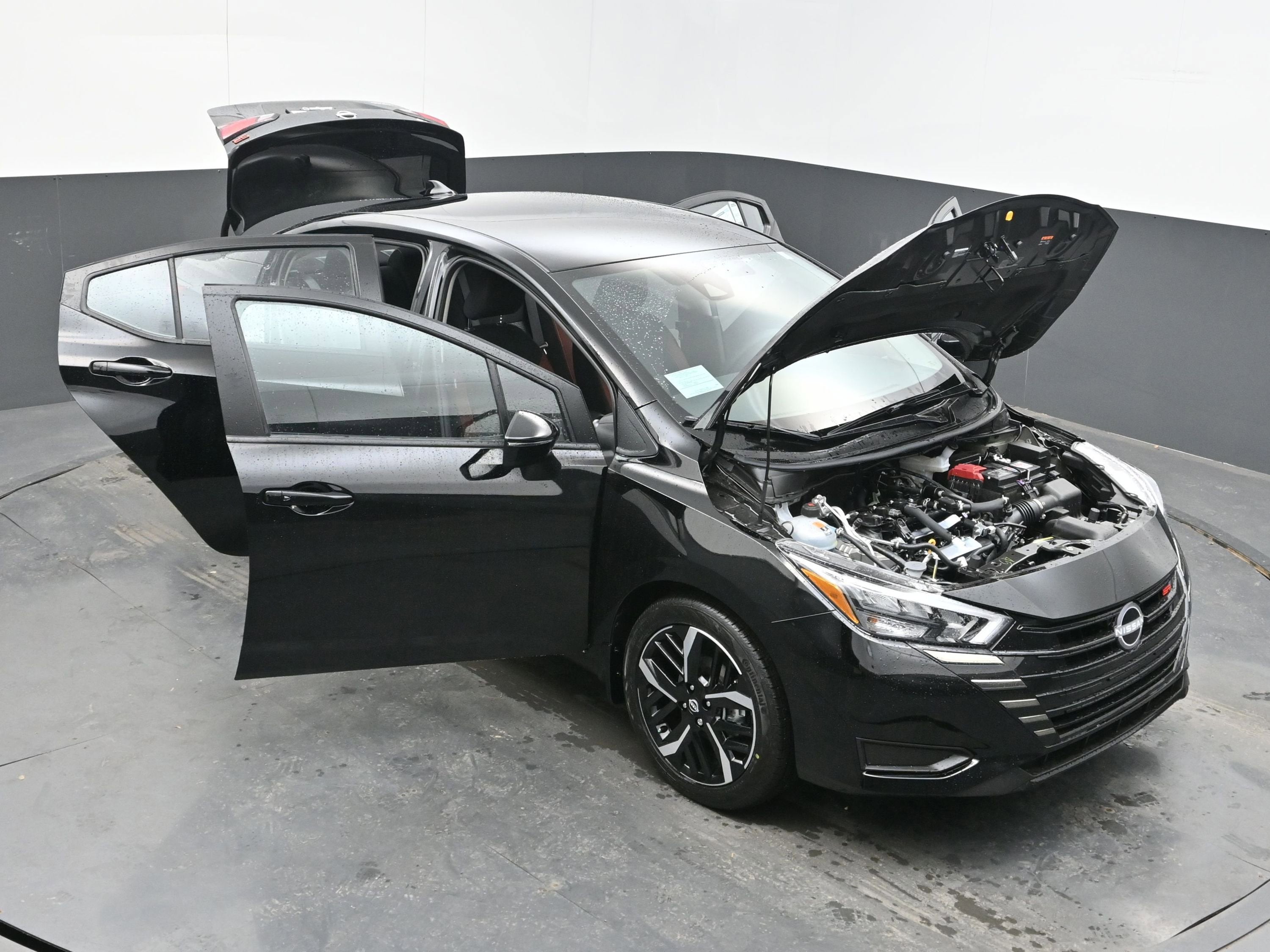 2025 Nissan VERSA SR