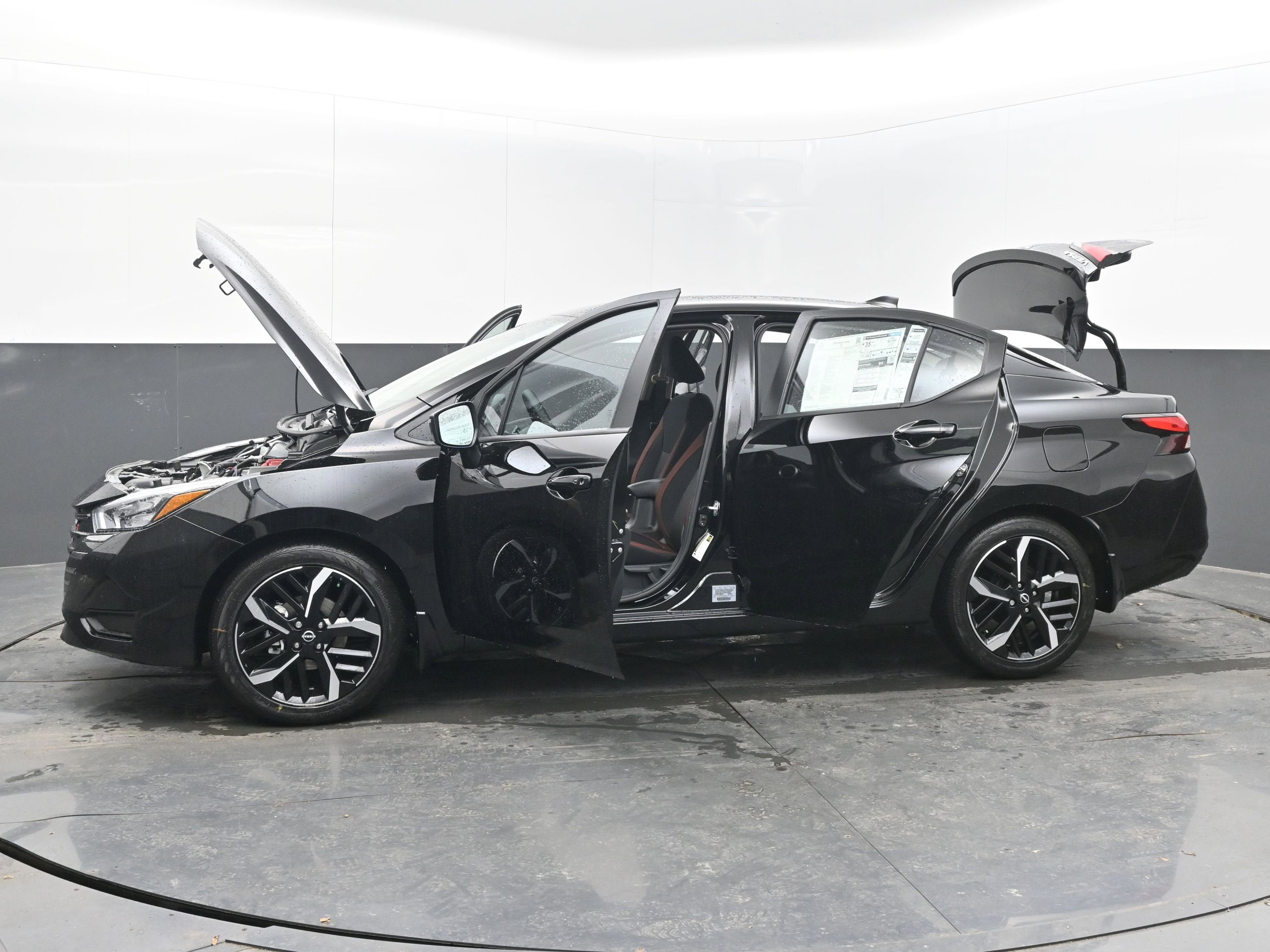 2025 Nissan VERSA SR