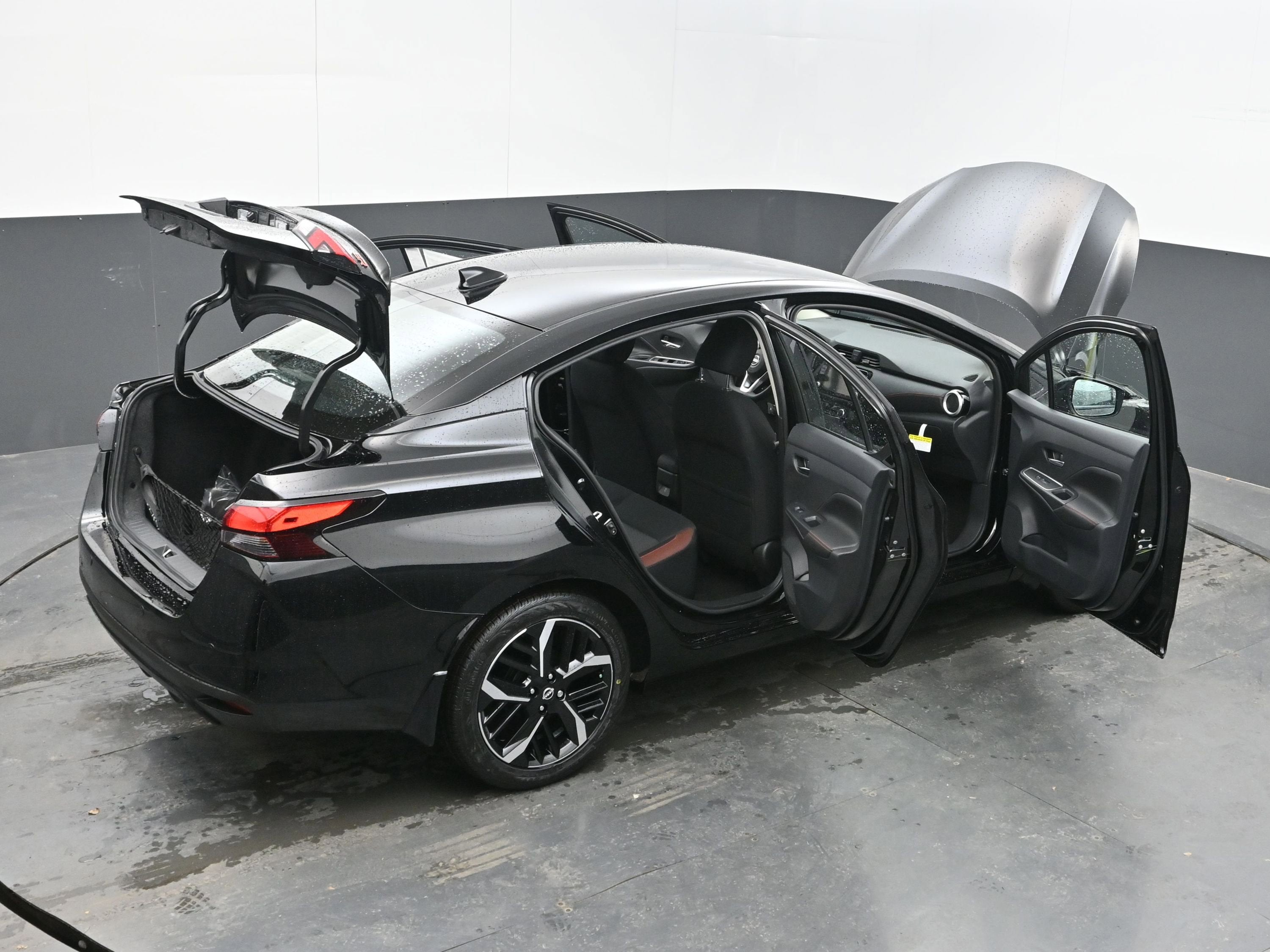 2025 Nissan VERSA SR