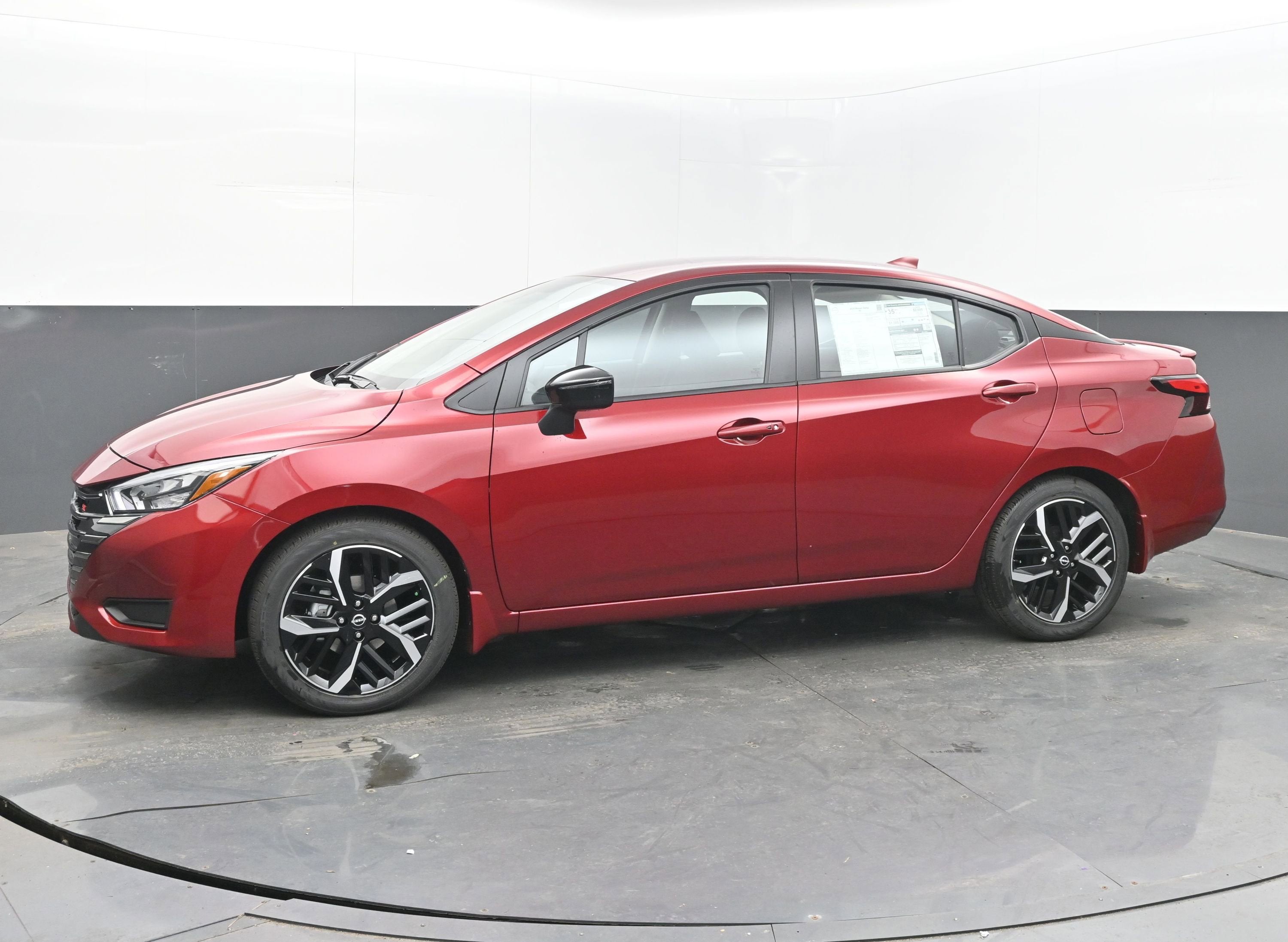 2025 Nissan VERSA SR