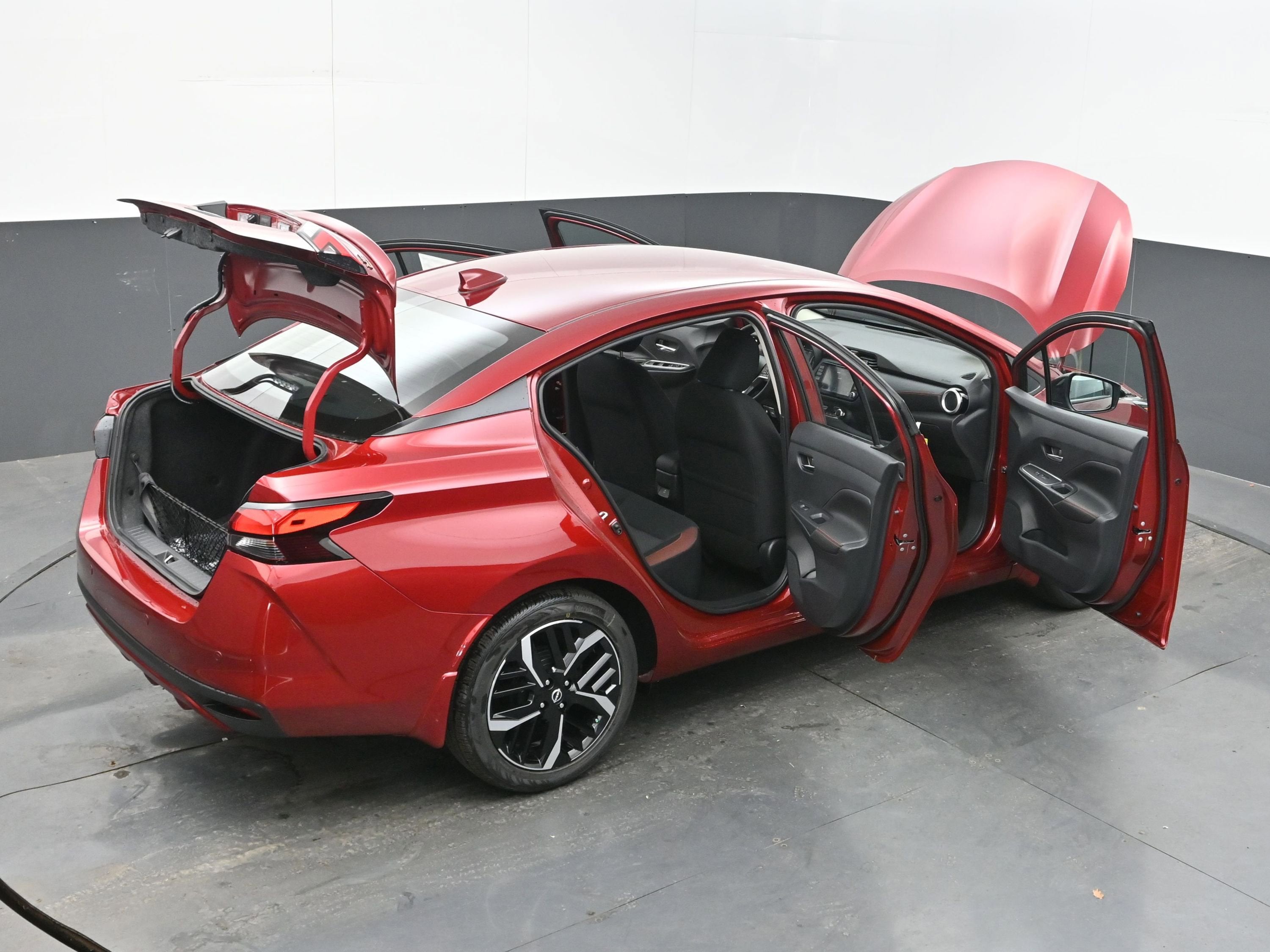 2025 Nissan VERSA SR