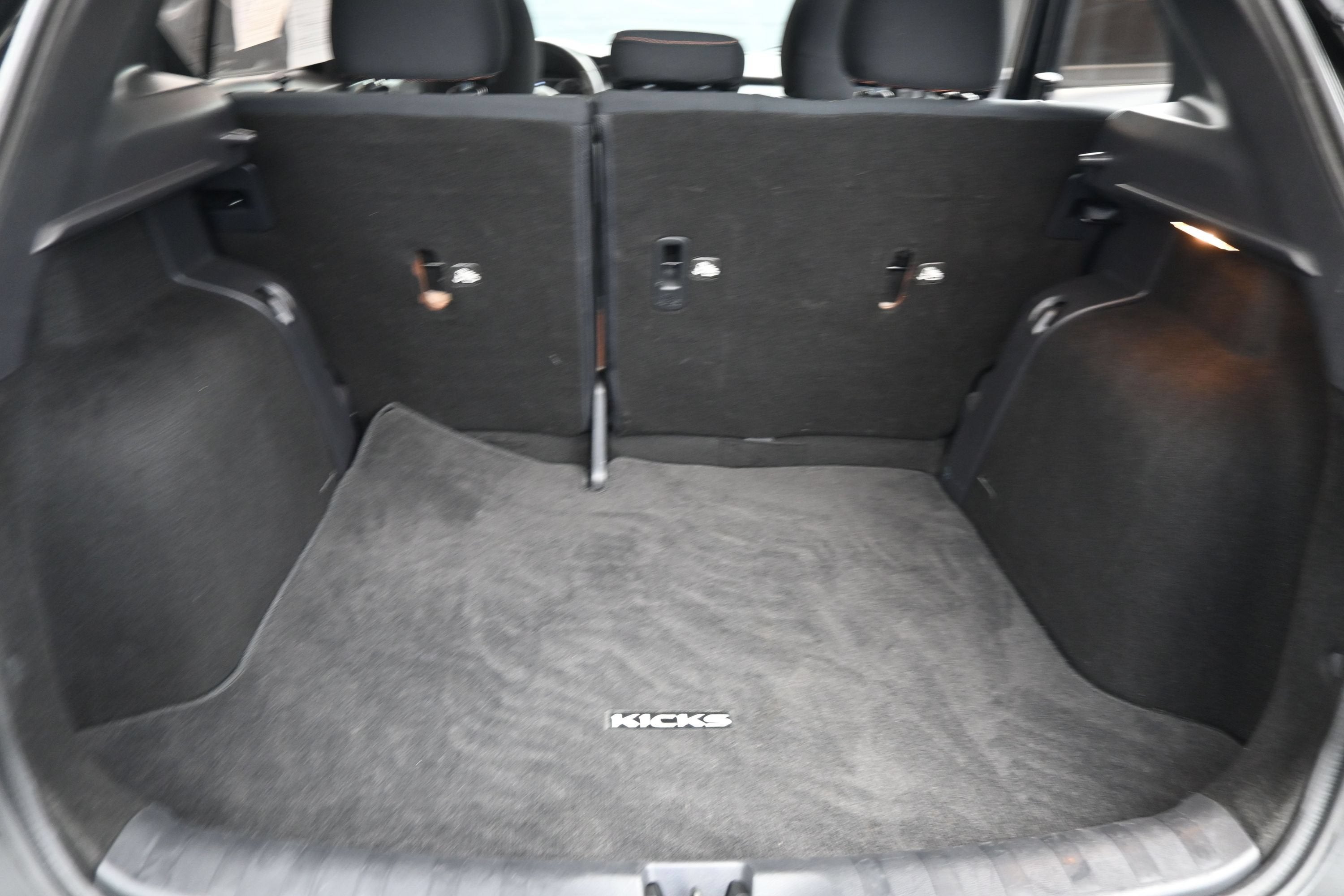 2018 Nissan Kicks SR