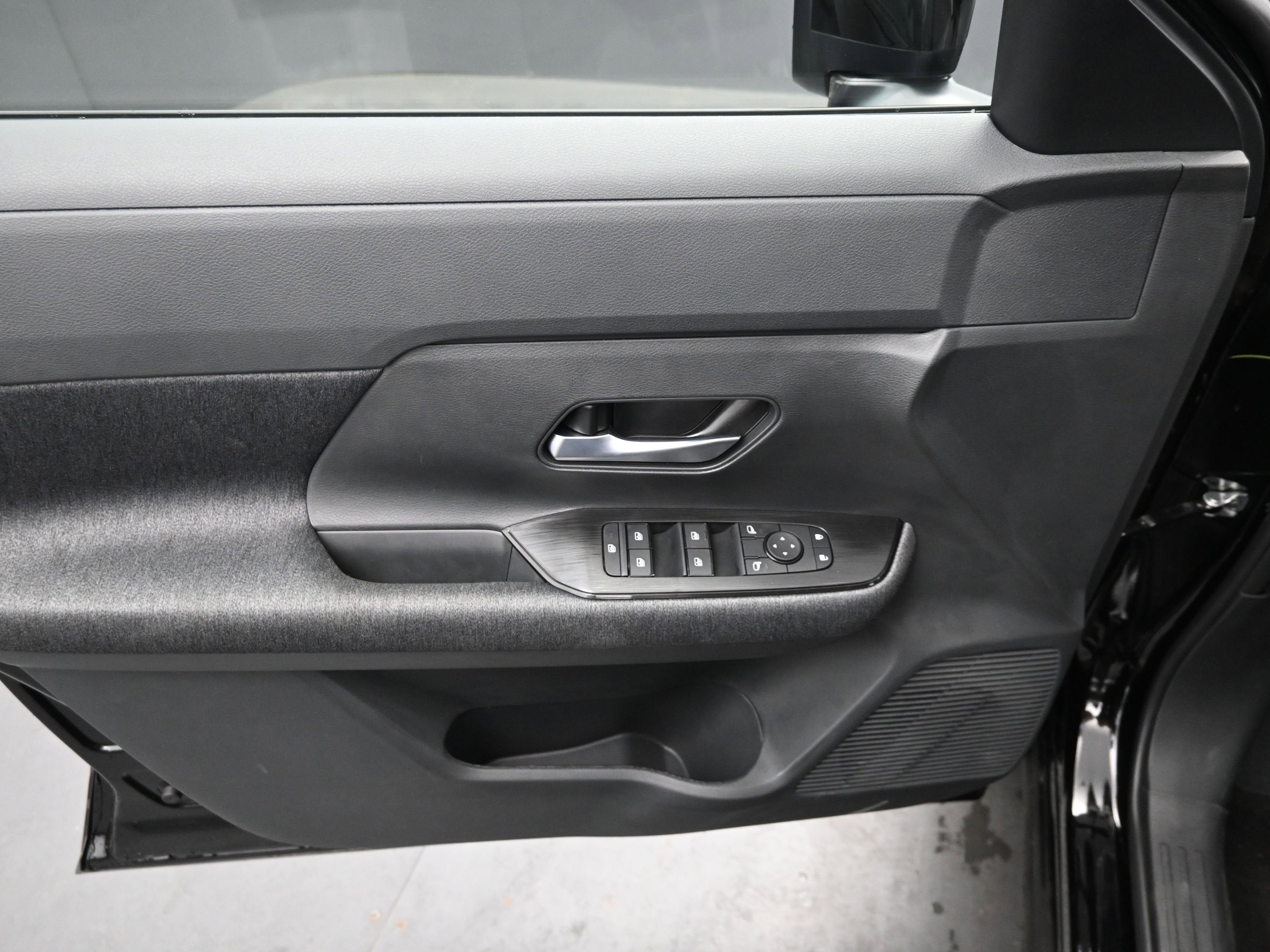 2026 Nissan KICKS SV PREMIUM