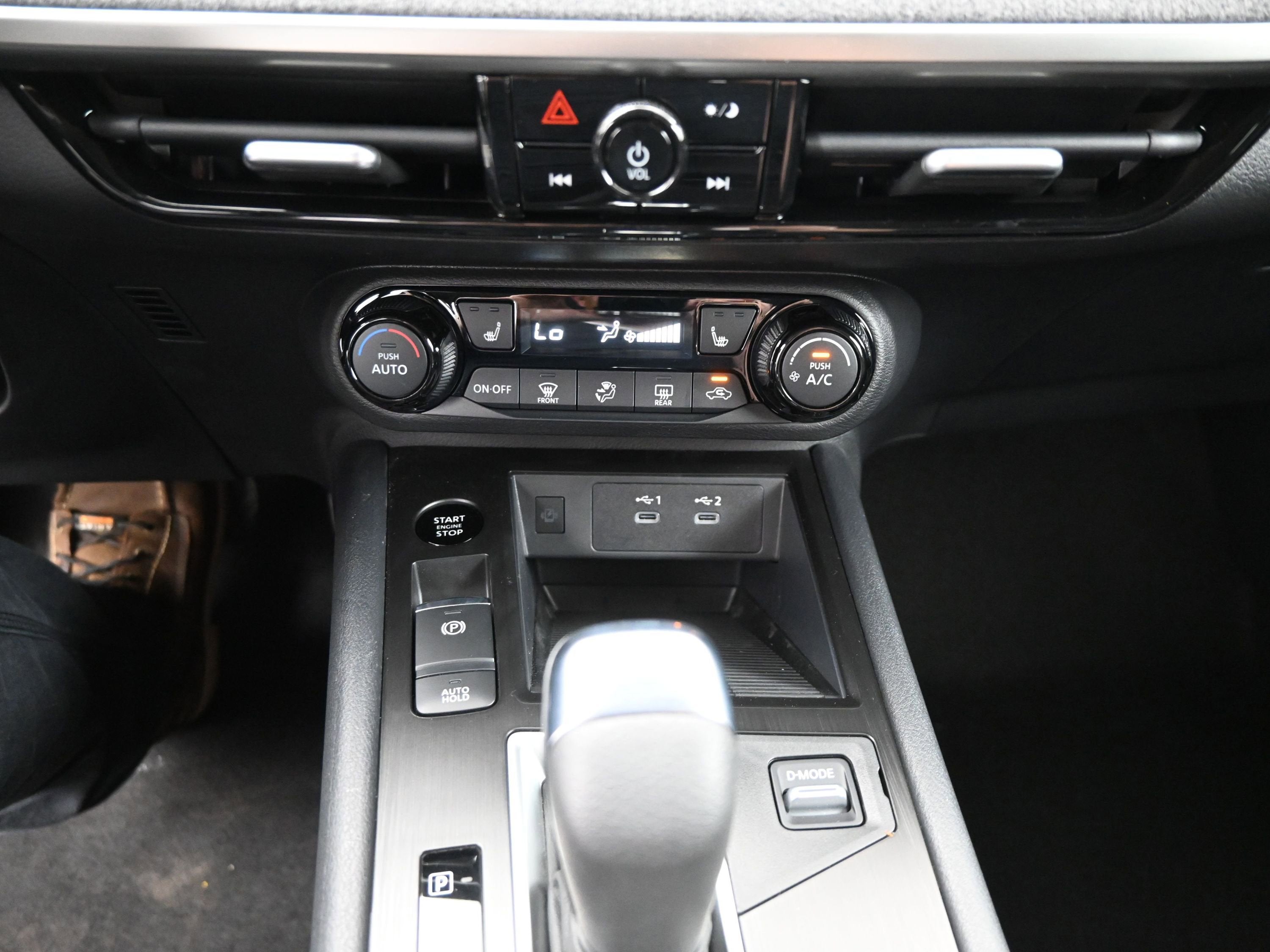 2026 Nissan KICKS SV PREMIUM