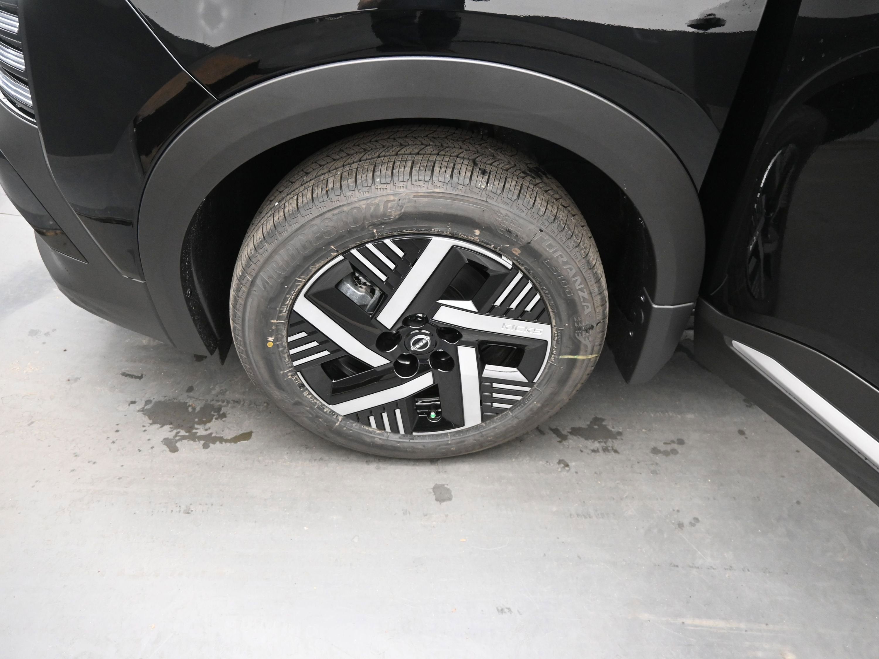 2026 Nissan KICKS SV PREMIUM