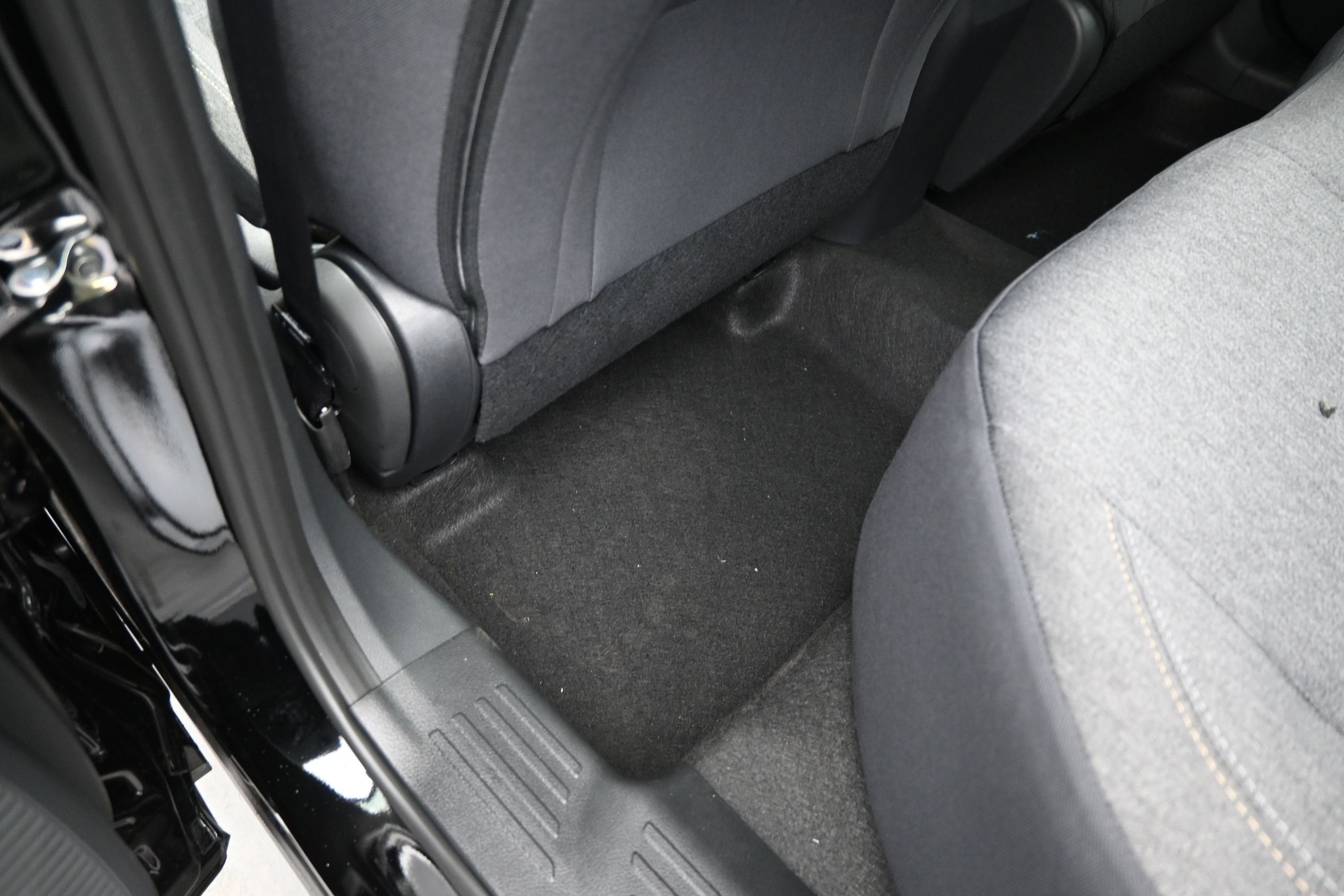 2026 Nissan KICKS SV PREMIUM