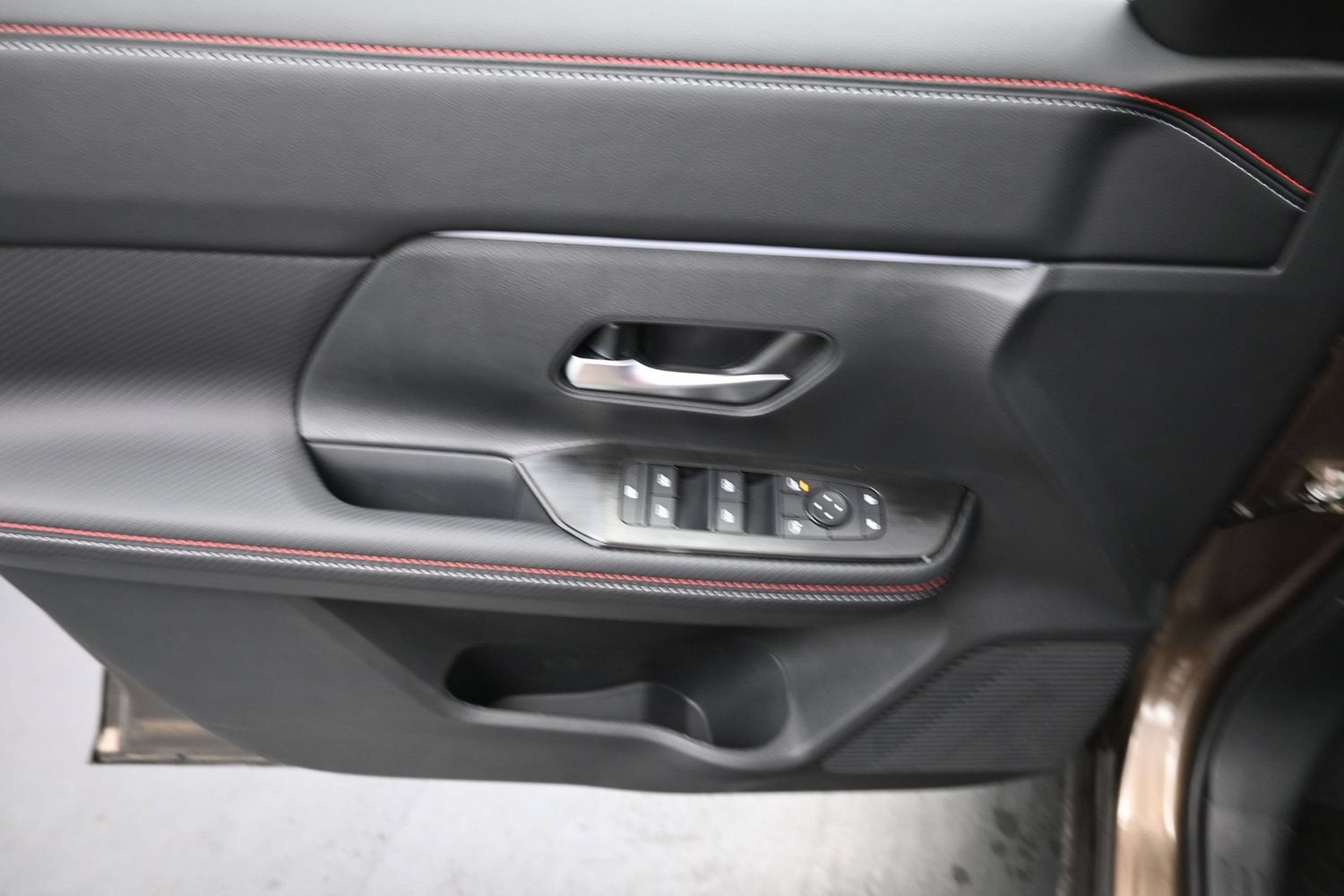 2027 Nissan KICKS SR PREMIUM