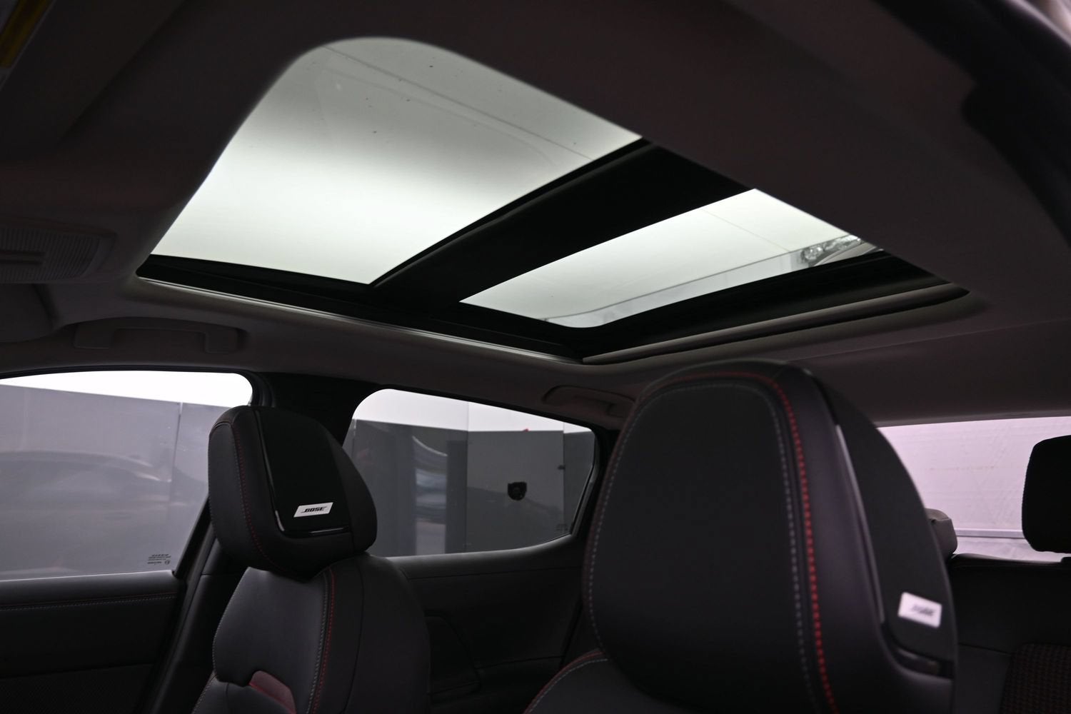 2027 Nissan KICKS SR PREMIUM