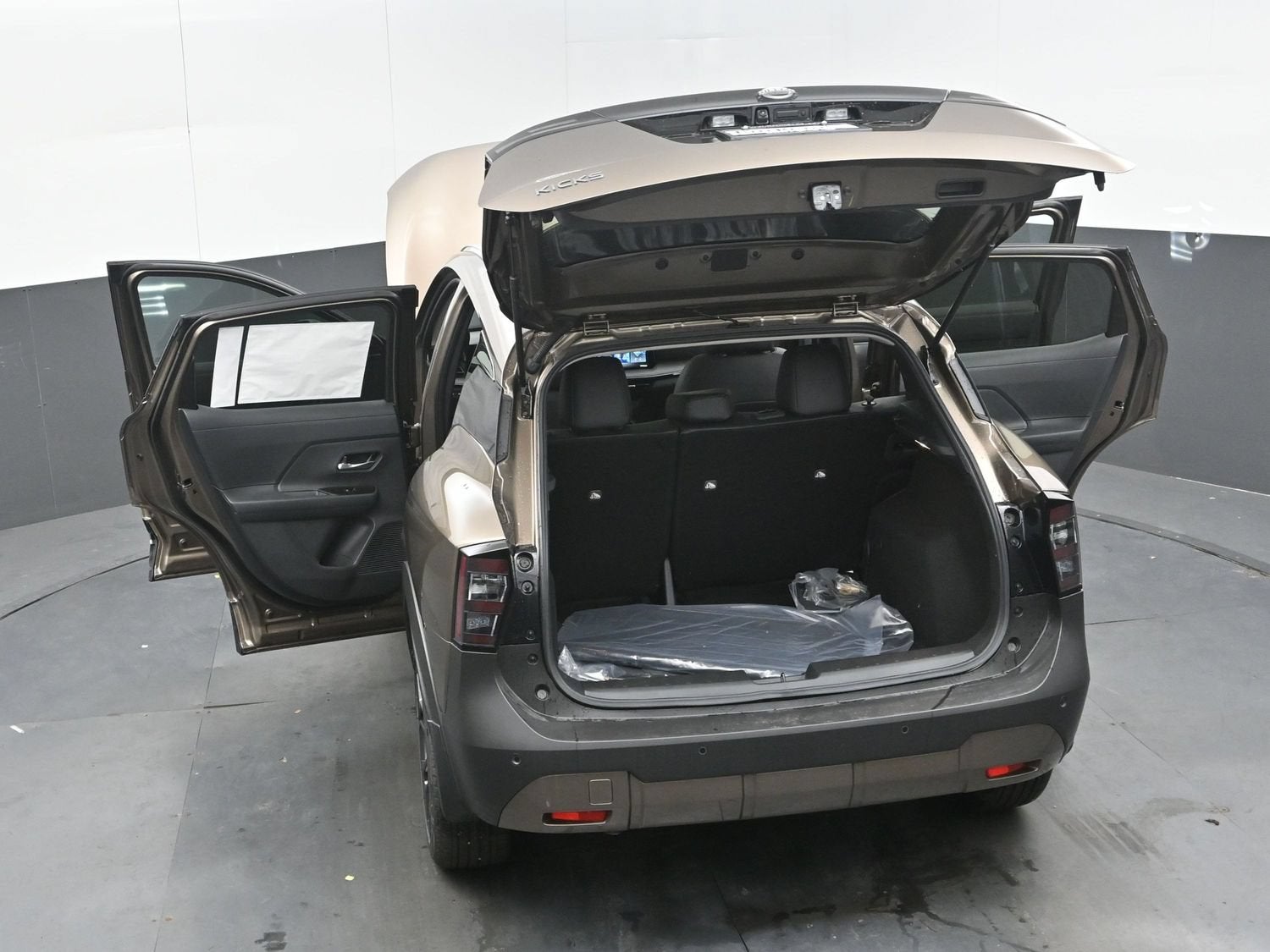 2027 Nissan KICKS SR PREMIUM