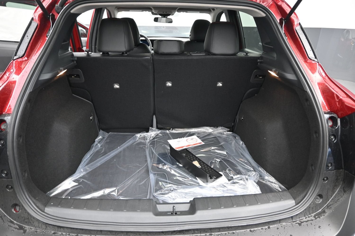 2027 Nissan KICKS SR PREMIUM