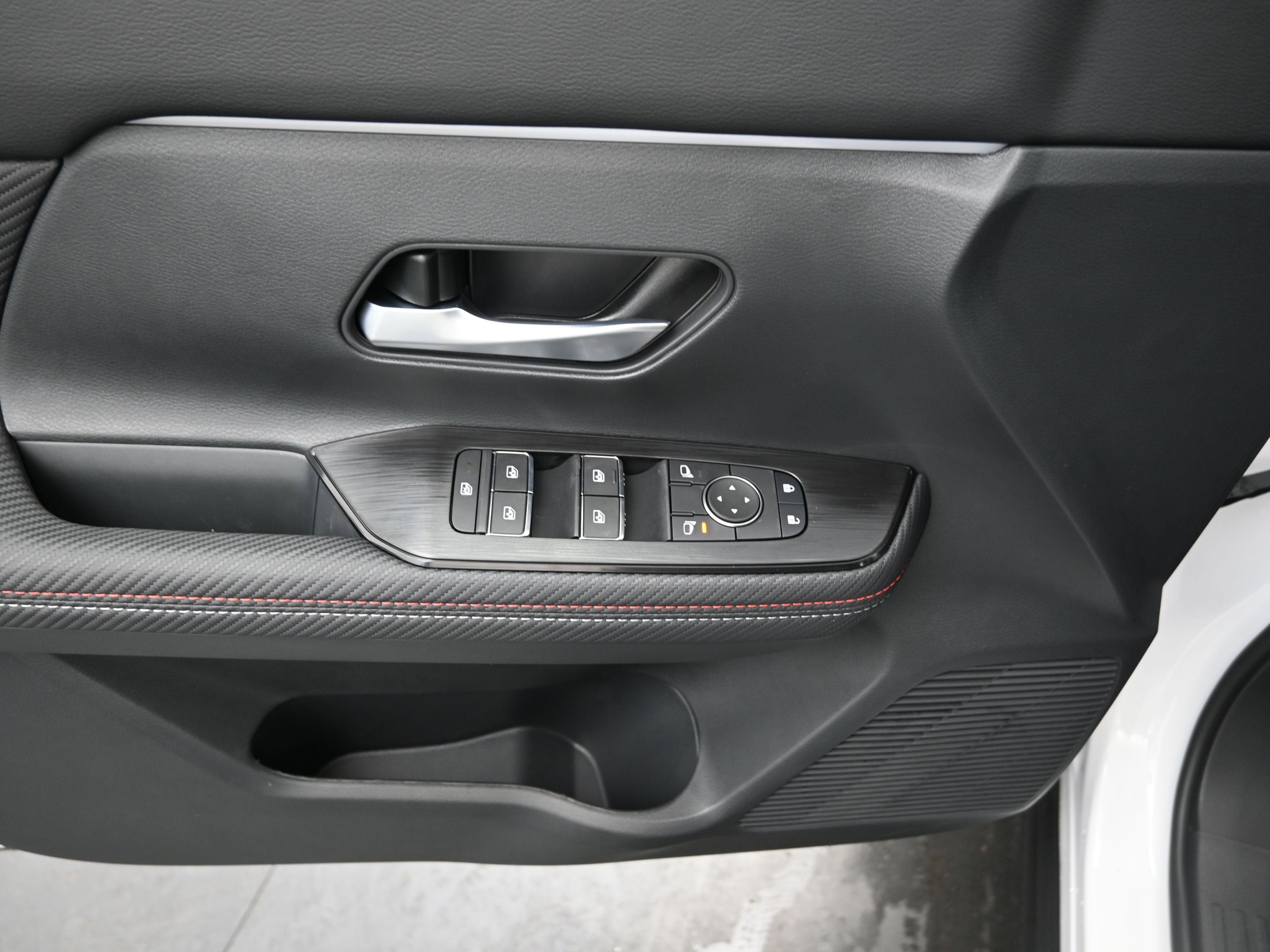 2026 Nissan KICKS SR PREMIUM