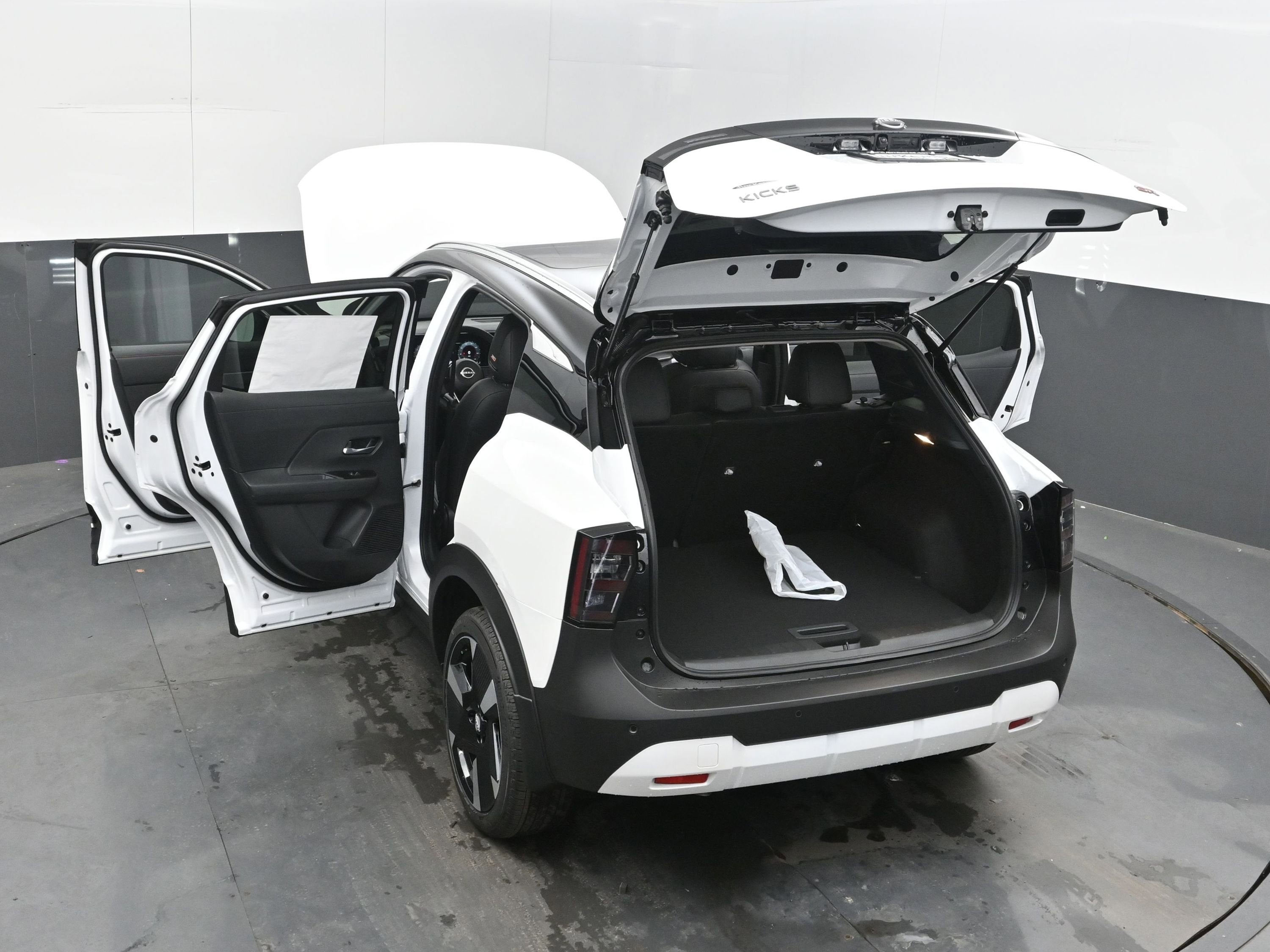 2026 Nissan KICKS SR PREMIUM