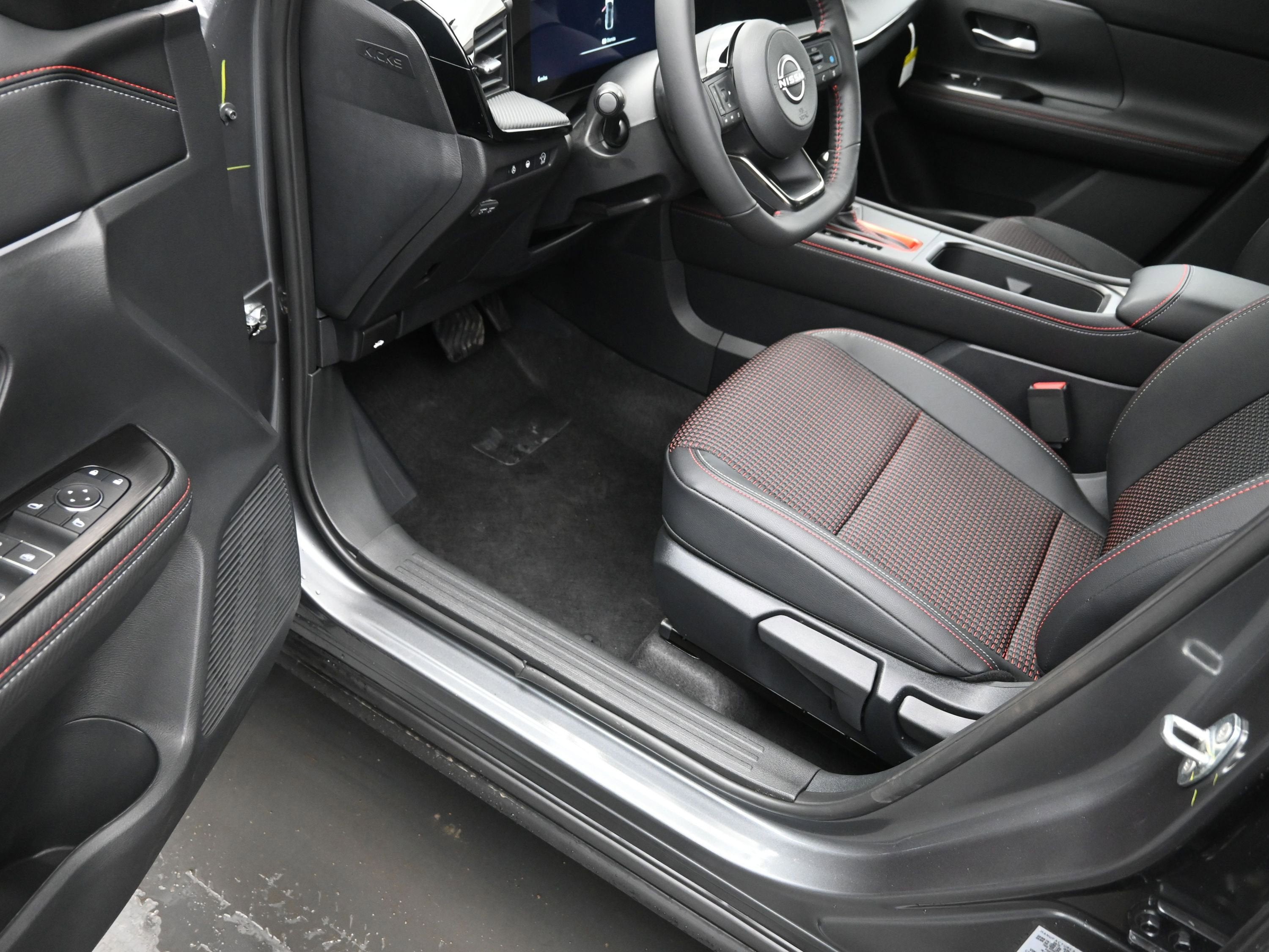 2026 Nissan KICKS SR PREMIUM