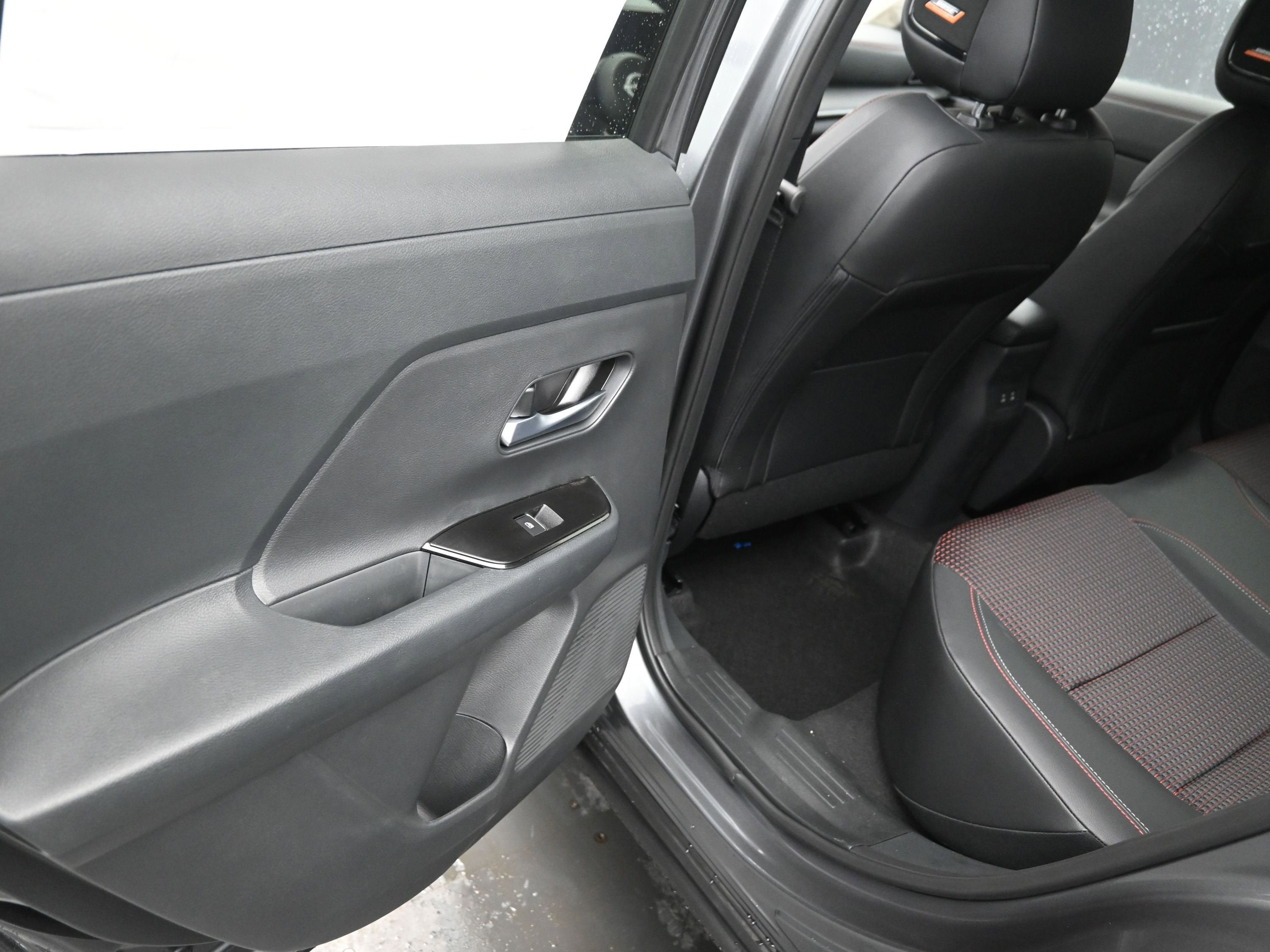 2026 Nissan KICKS SR PREMIUM