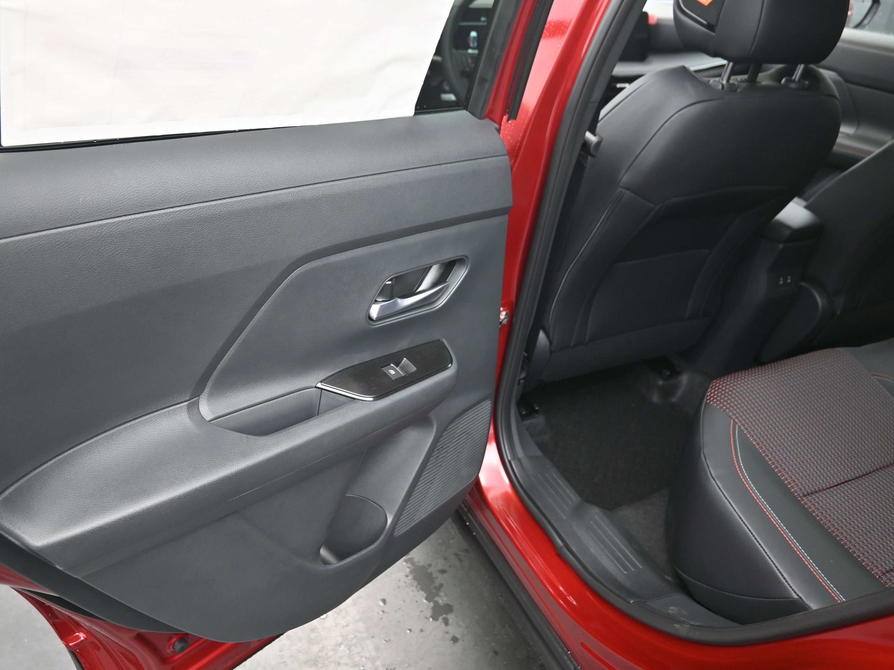 2026 Nissan KICKS SR PREMIUM