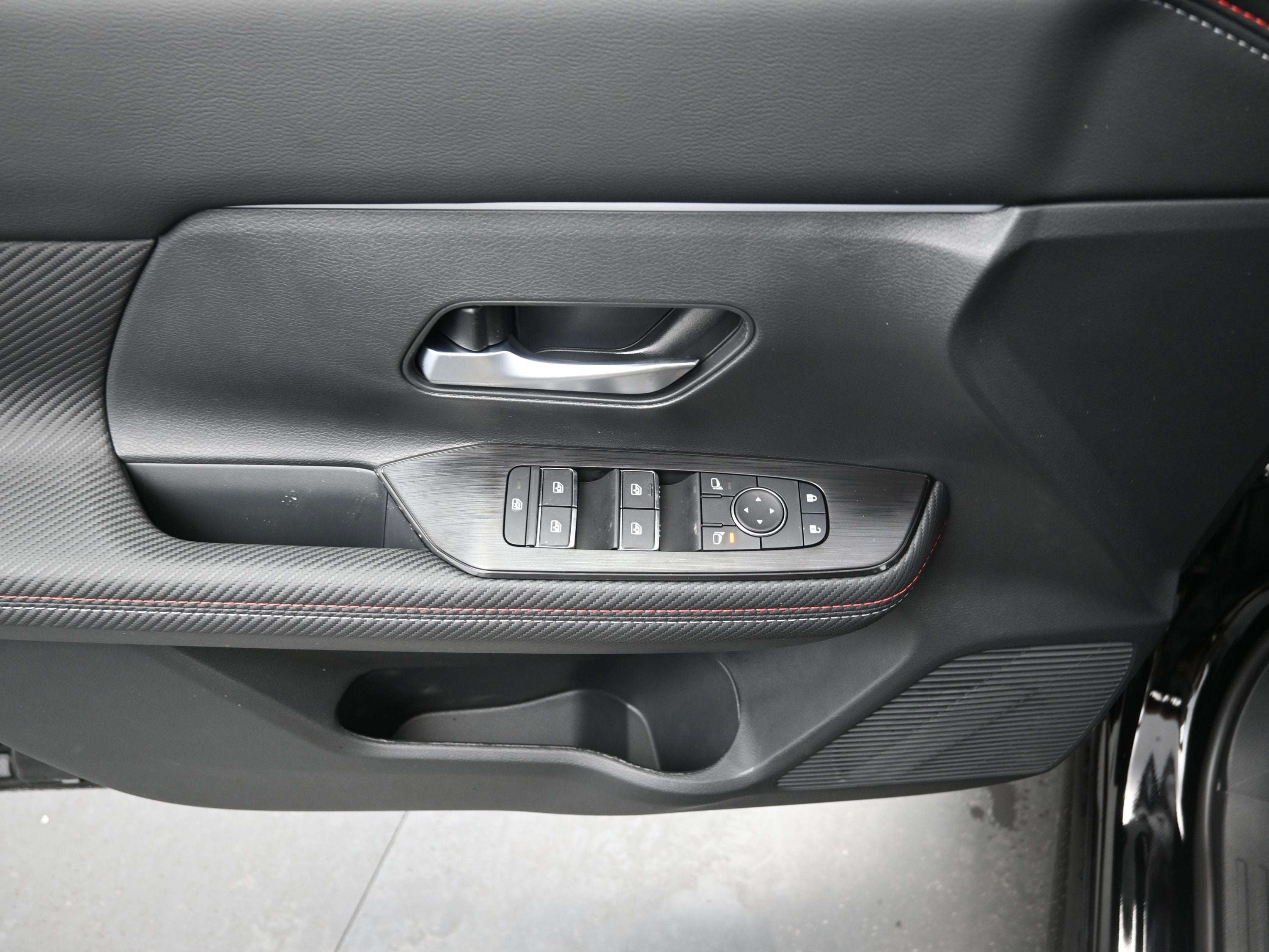 2026 Nissan KICKS SR PREMIUM