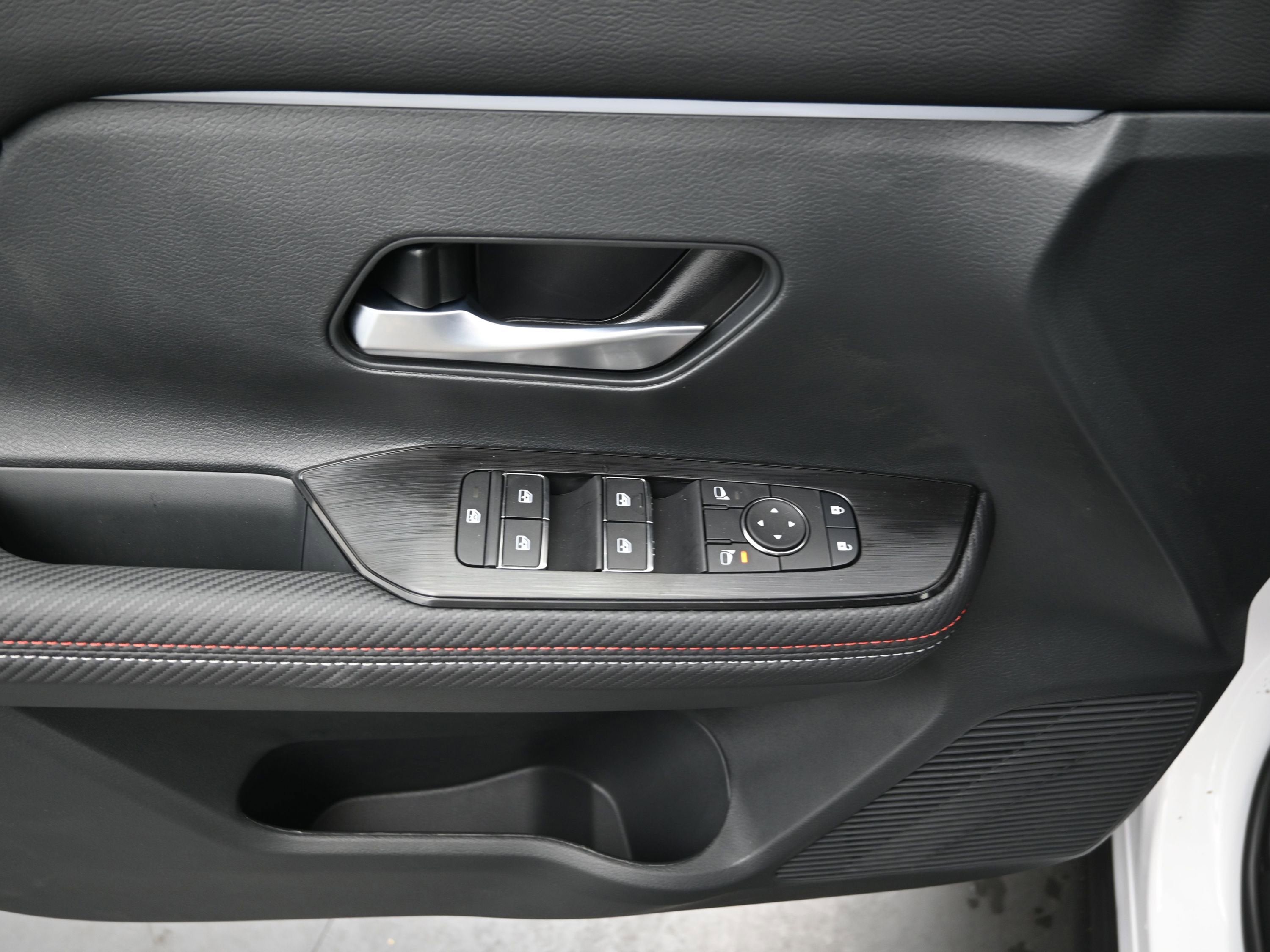 2026 Nissan KICKS SR PREMIUM