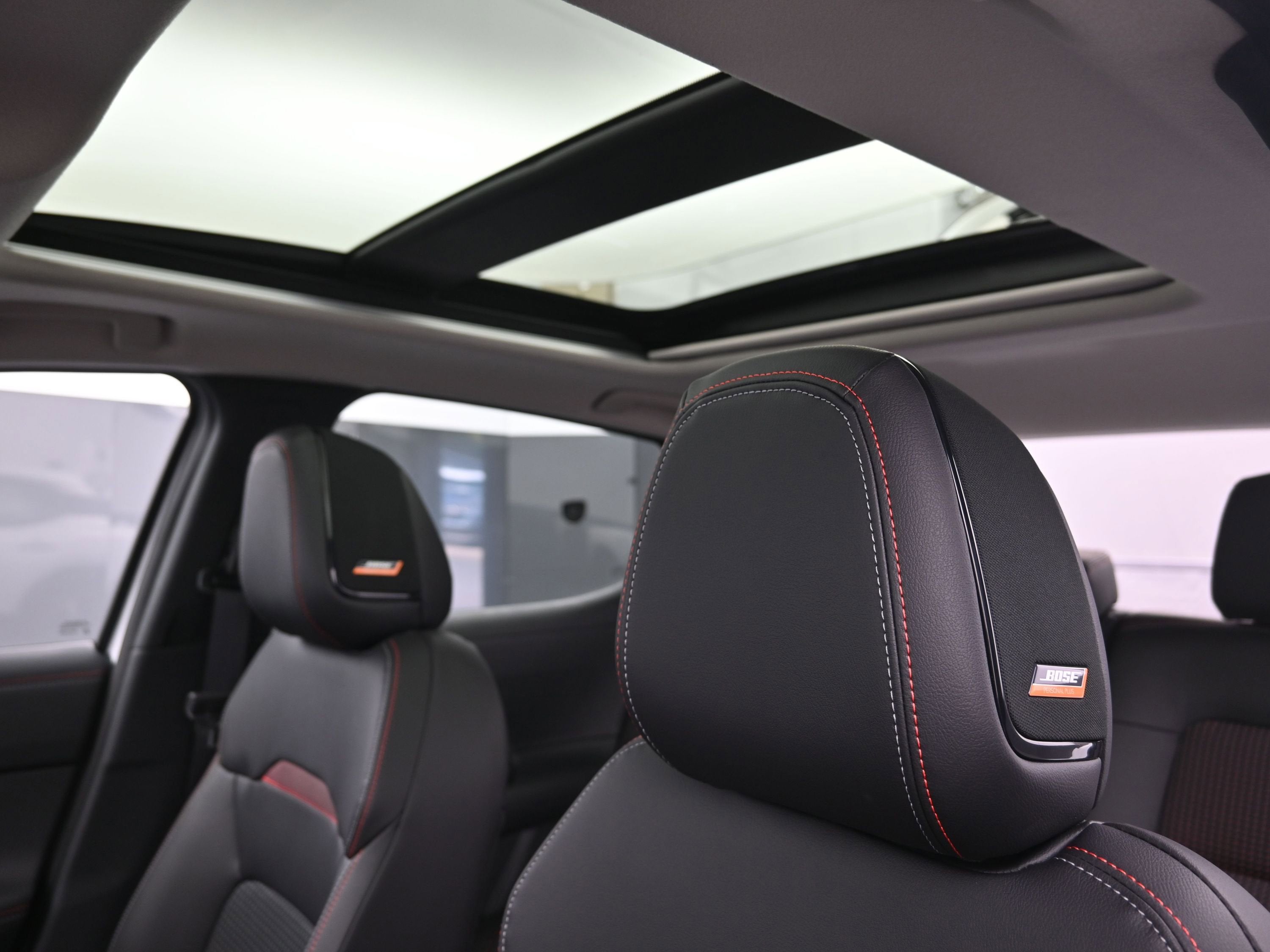 2026 Nissan KICKS SR PREMIUM