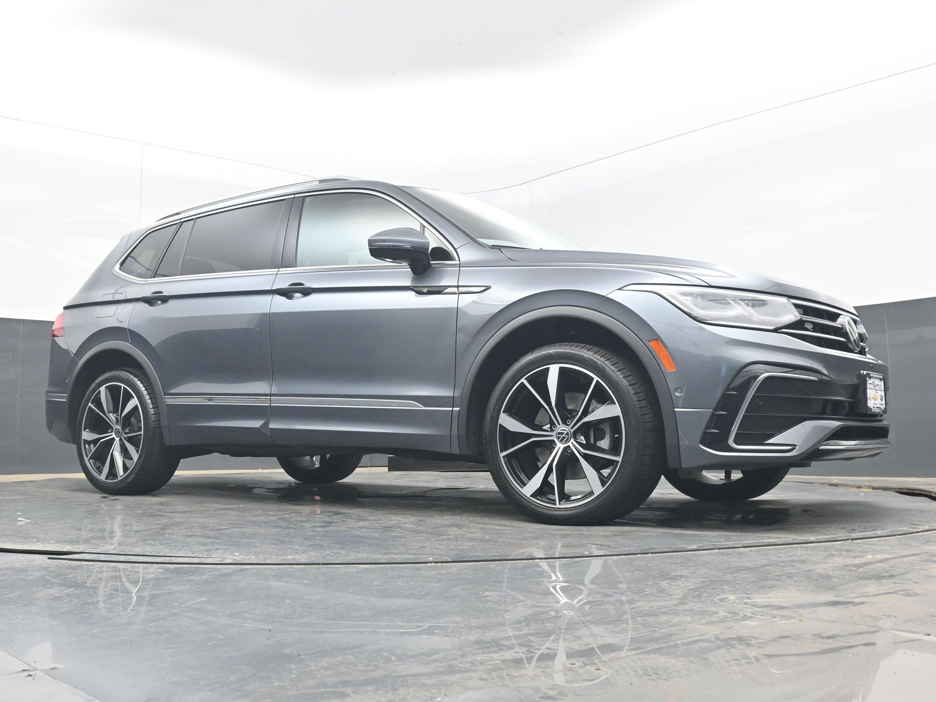 2022 Volkswagen Tiguan SEL R-Line